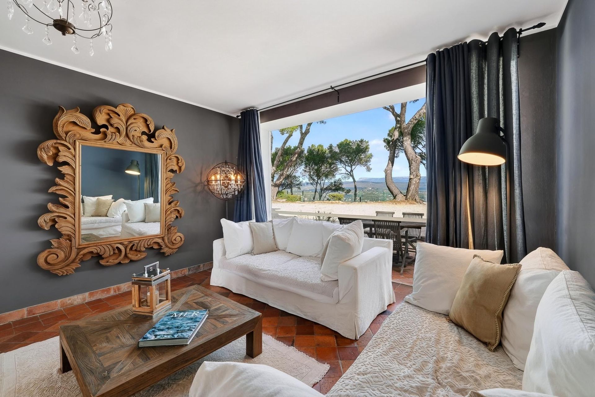 maison de luxe 15 Pièces en vente sur LA CADIERE D AZUR (83740)