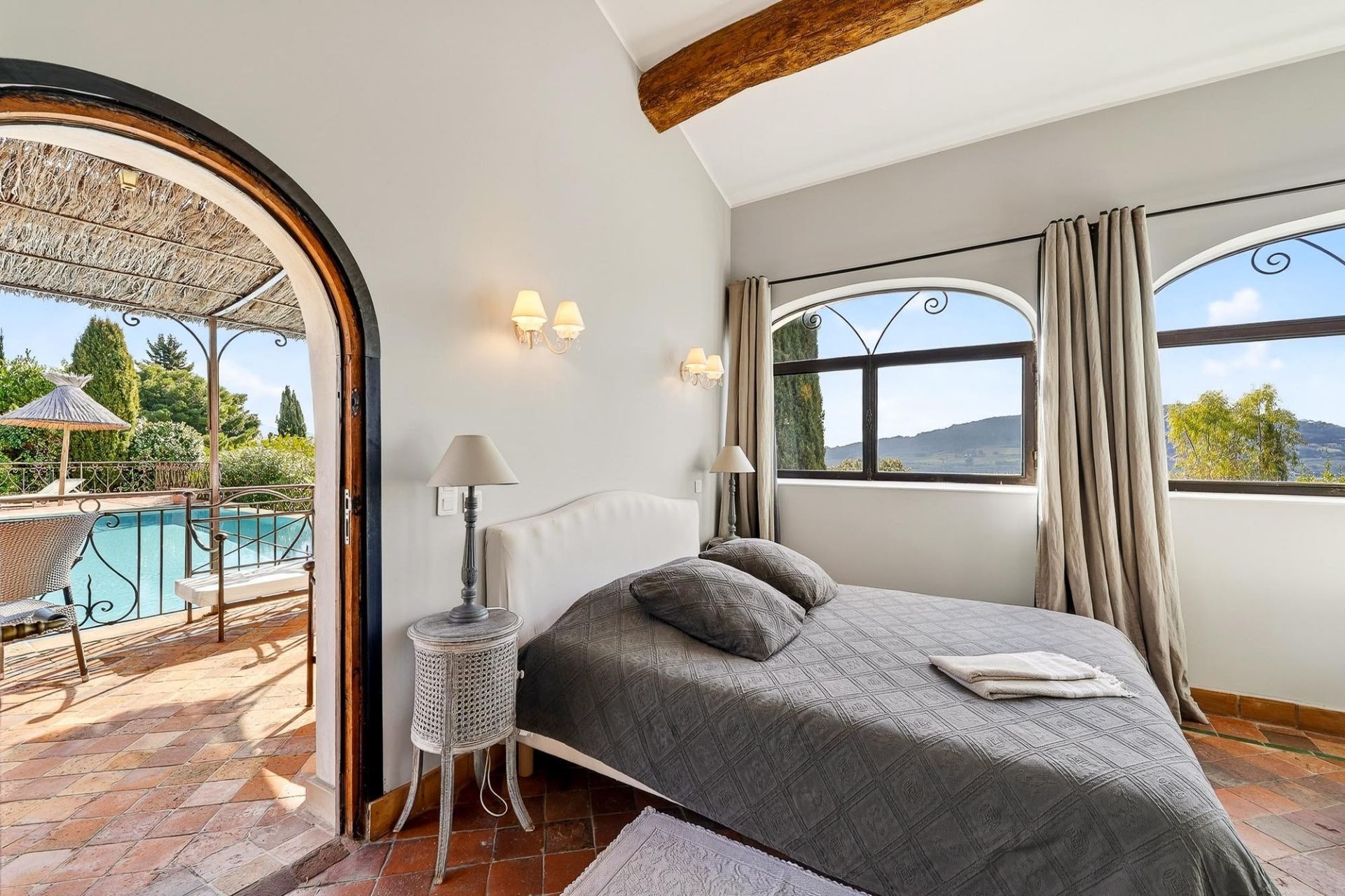 maison de luxe 15 Pièces en vente sur LA CADIERE D AZUR (83740)