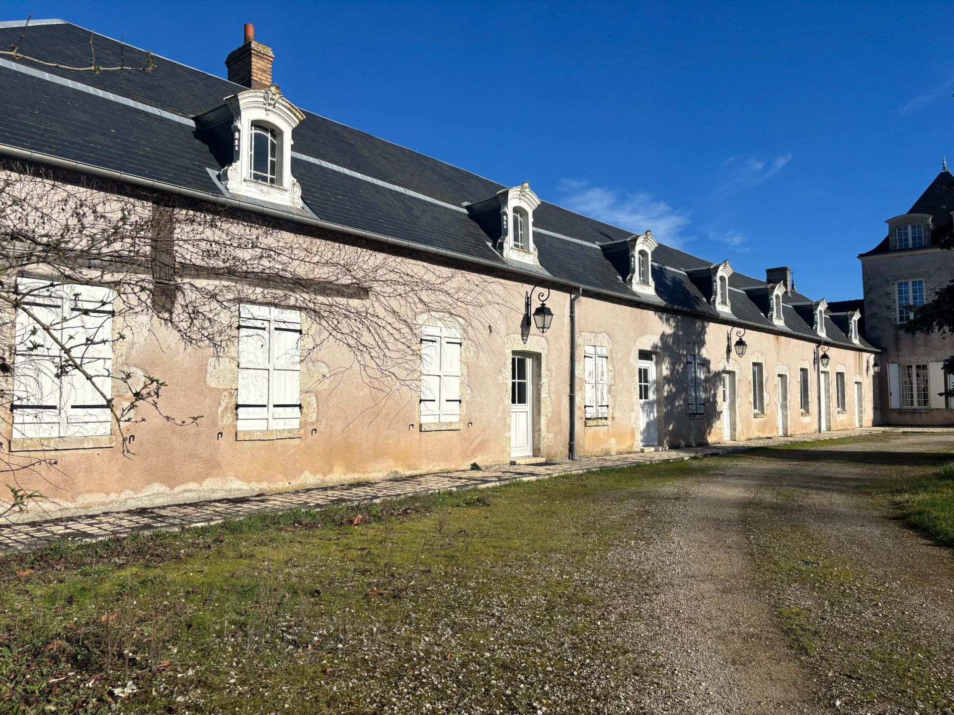 castle 22 Rooms for sale on HUISSEAU SUR MAUVES (45130)