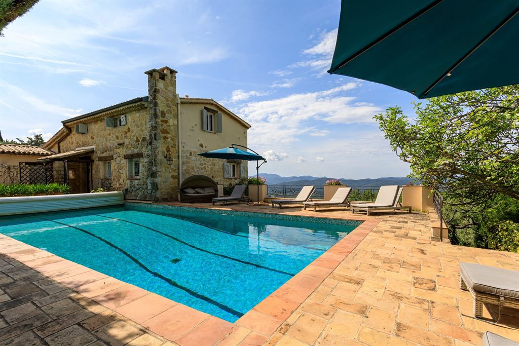 villa de luxe 8 Pièces en vente sur MONTAUROUX (83440)
