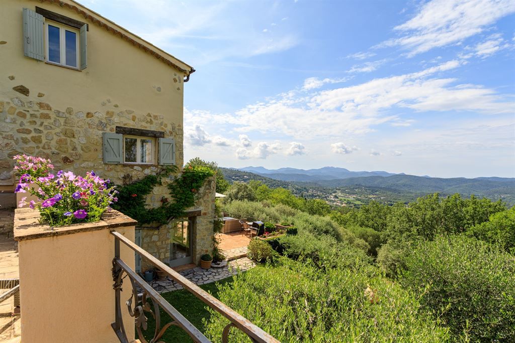 villa de luxe 8 Pièces en vente sur MONTAUROUX (83440)