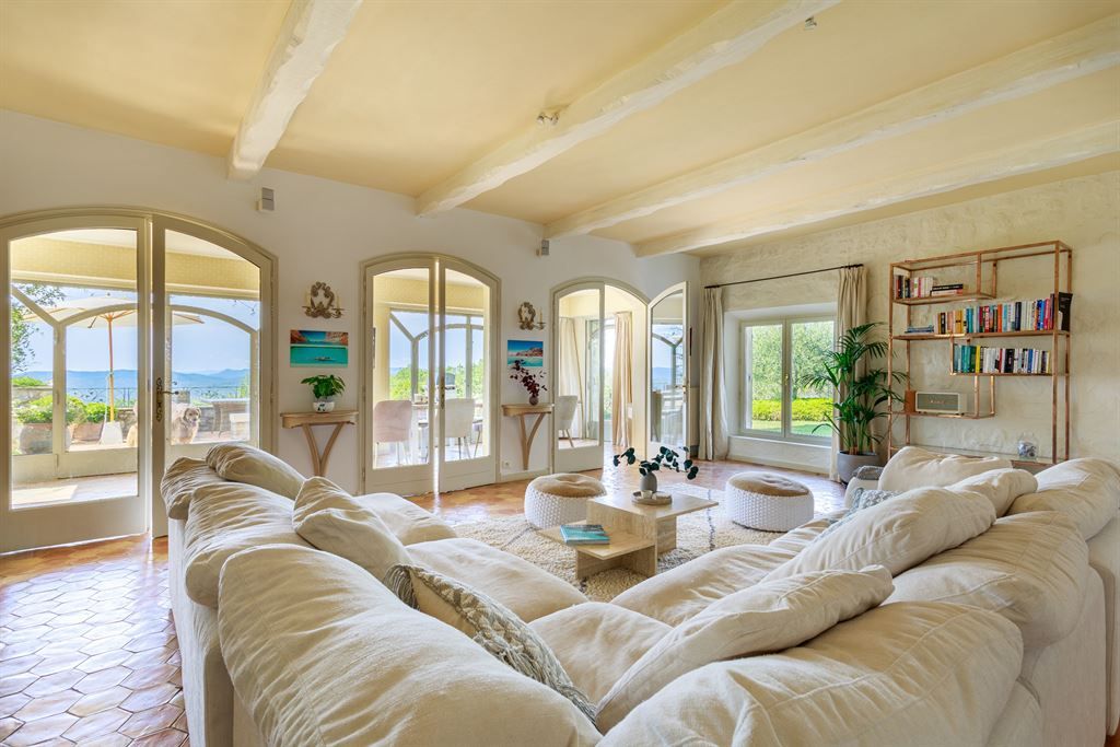 villa de luxe 8 Pièces en vente sur MONTAUROUX (83440)