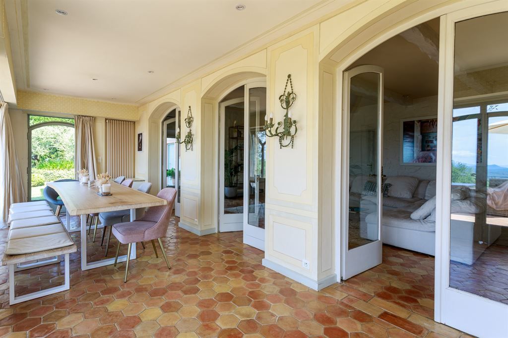villa de luxe 8 Pièces en vente sur MONTAUROUX (83440)