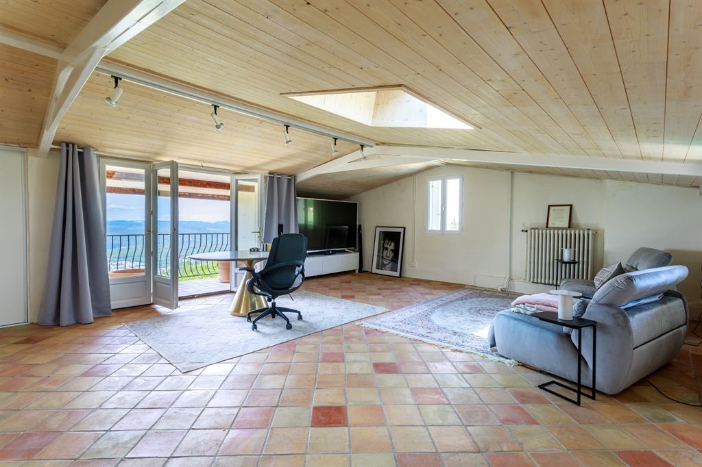 villa de luxe 8 Pièces en vente sur MONTAUROUX (83440)