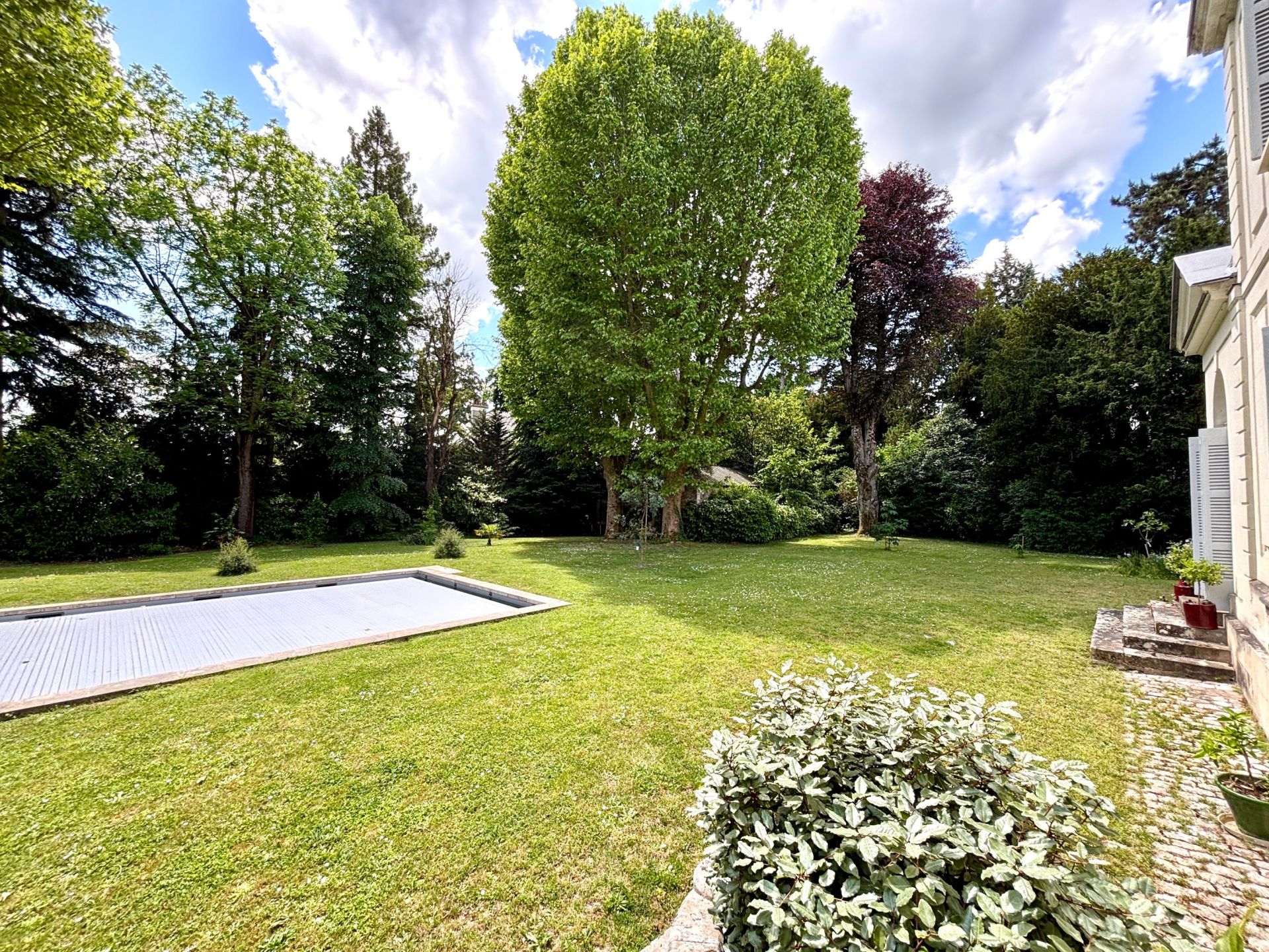mansion (hôtel particulier) 16 Rooms for sale on TOURS (37000)