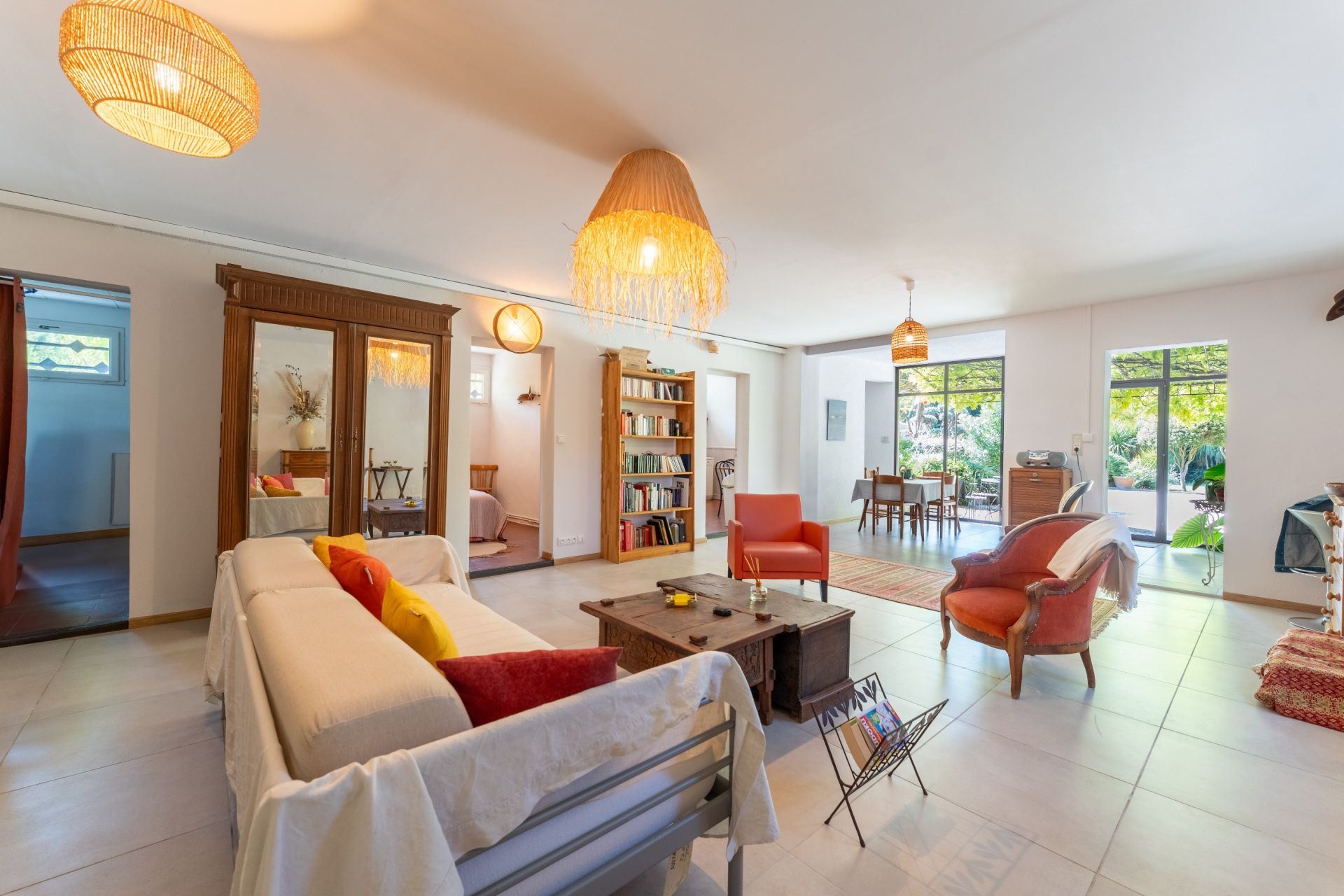 maison traditionnelle de luxe 8 Pièces en vente sur FONTVIEILLE (13990)