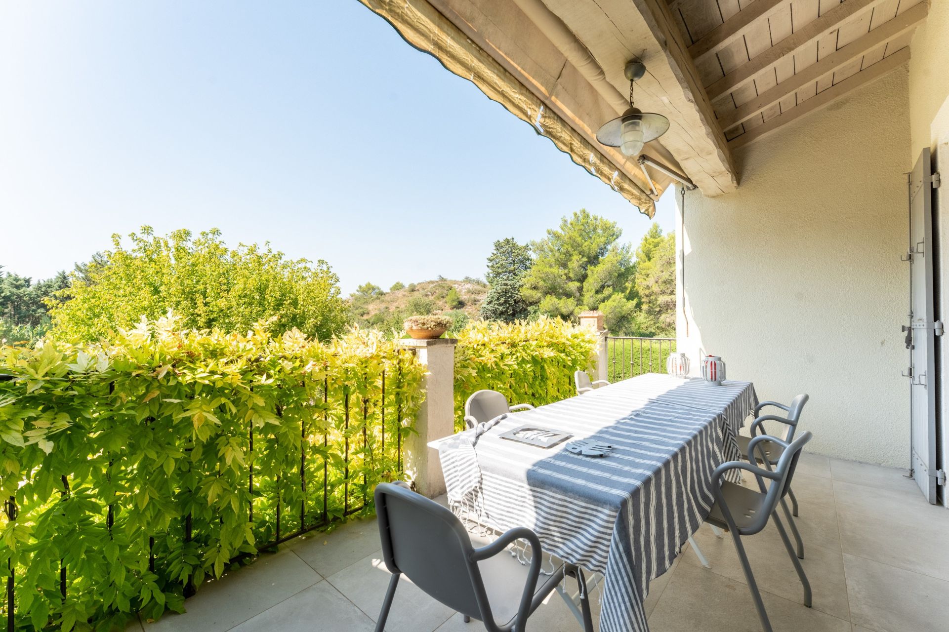 maison traditionnelle de luxe 8 Pièces en vente sur FONTVIEILLE (13990)