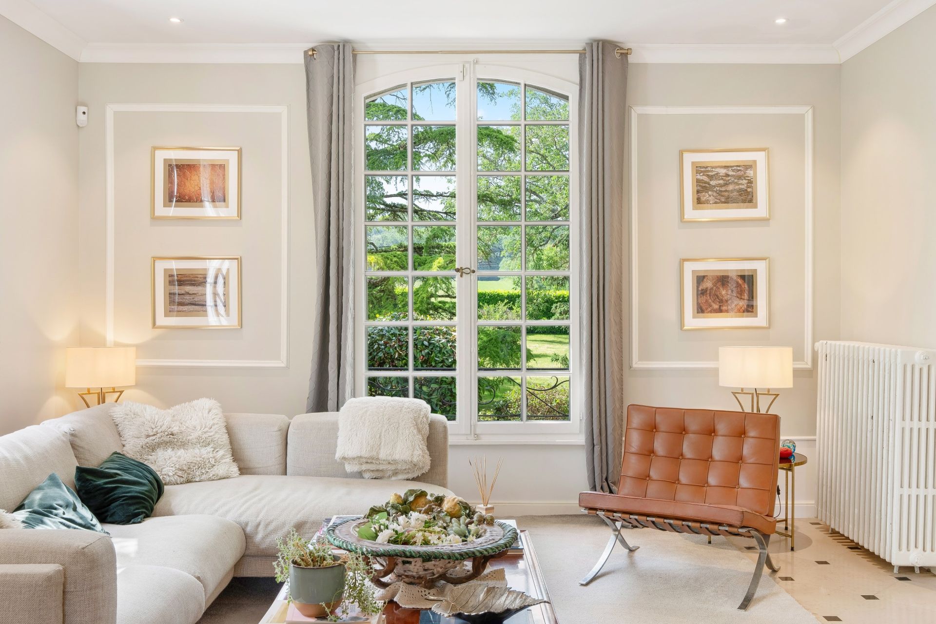 luxury house 8 Rooms for sale on DIVONNE LES BAINS (01220)
