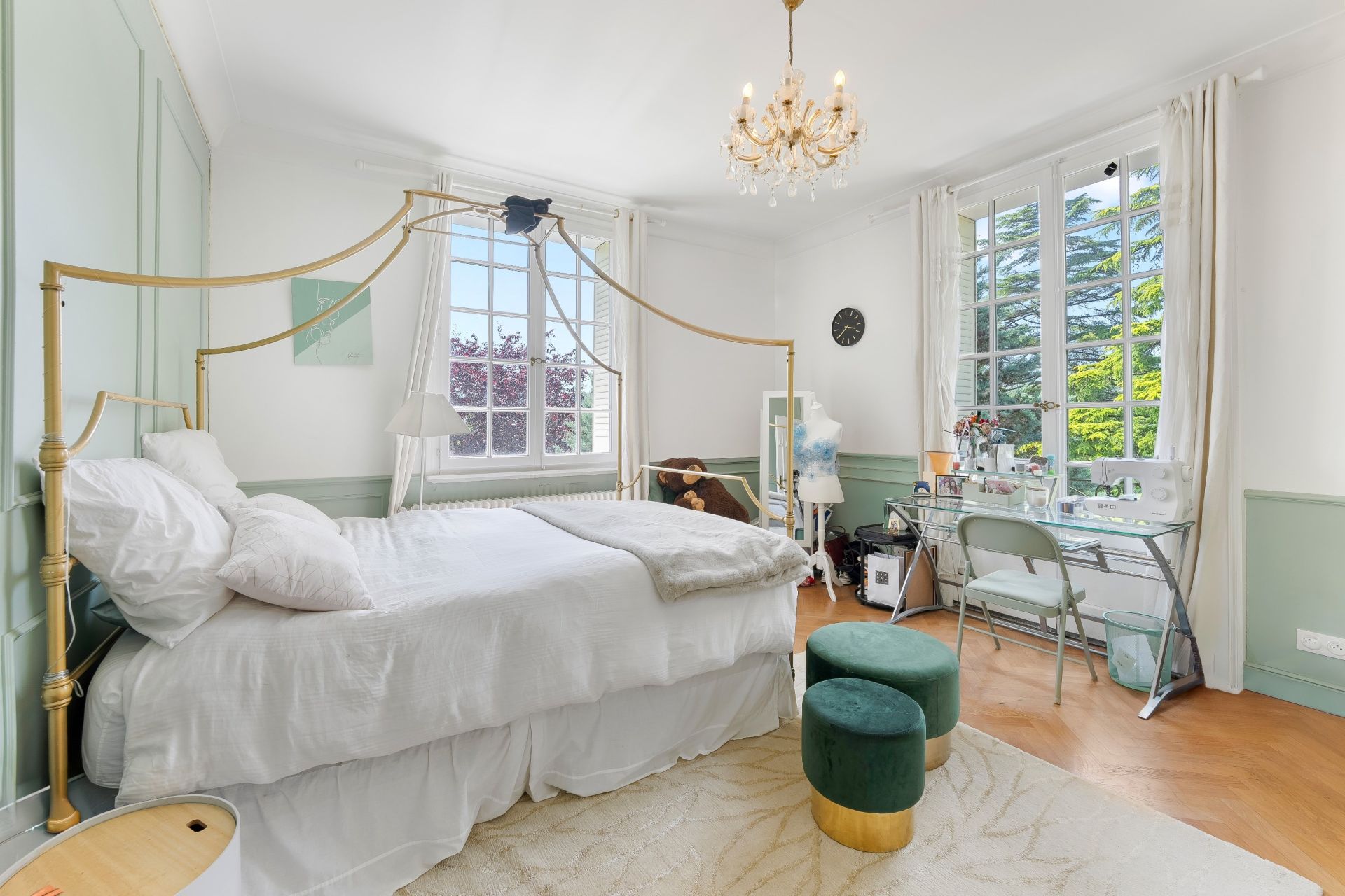 luxury house 8 Rooms for sale on DIVONNE LES BAINS (01220)