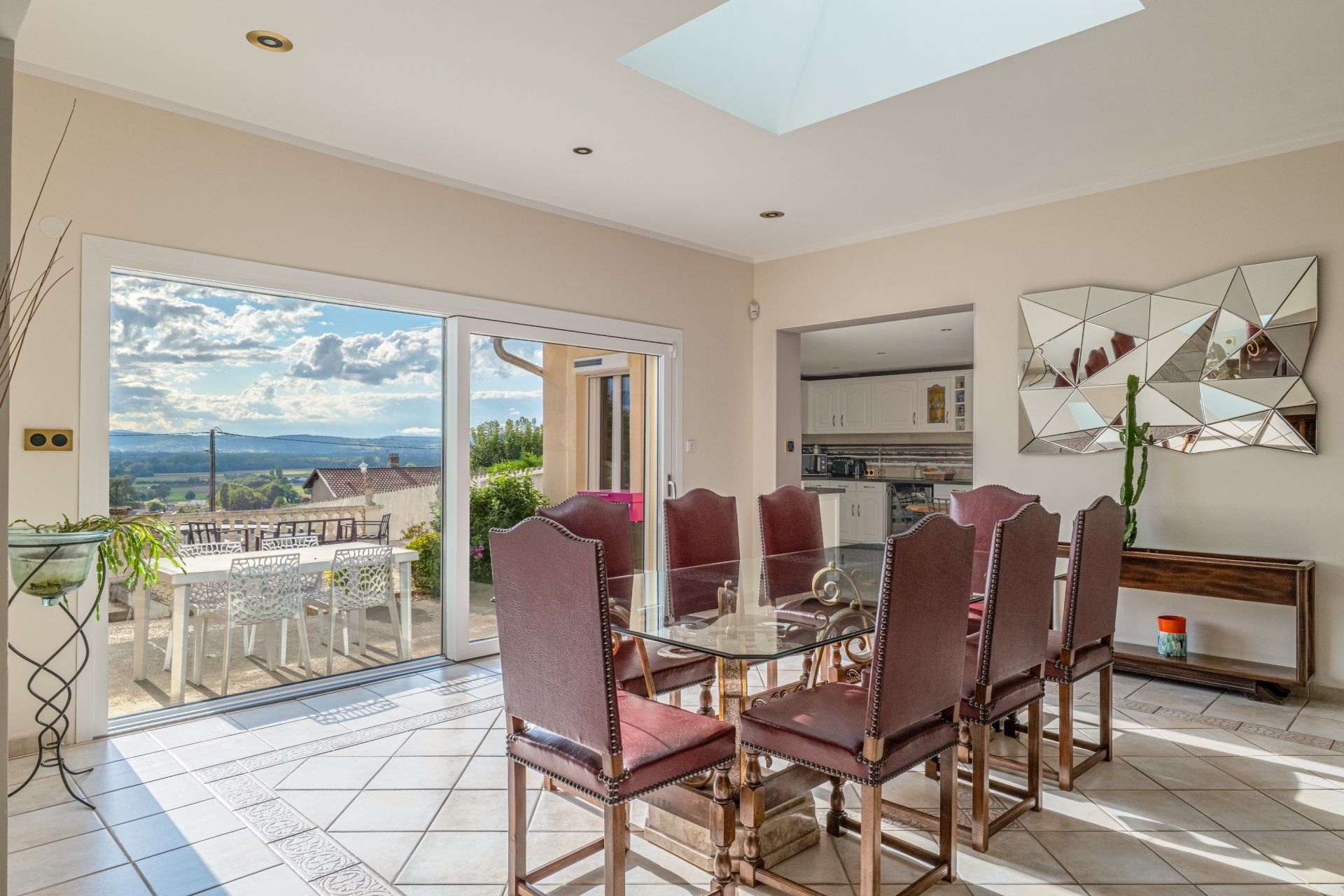 luxury house 9 Rooms for sale on REYRIEUX (01600)