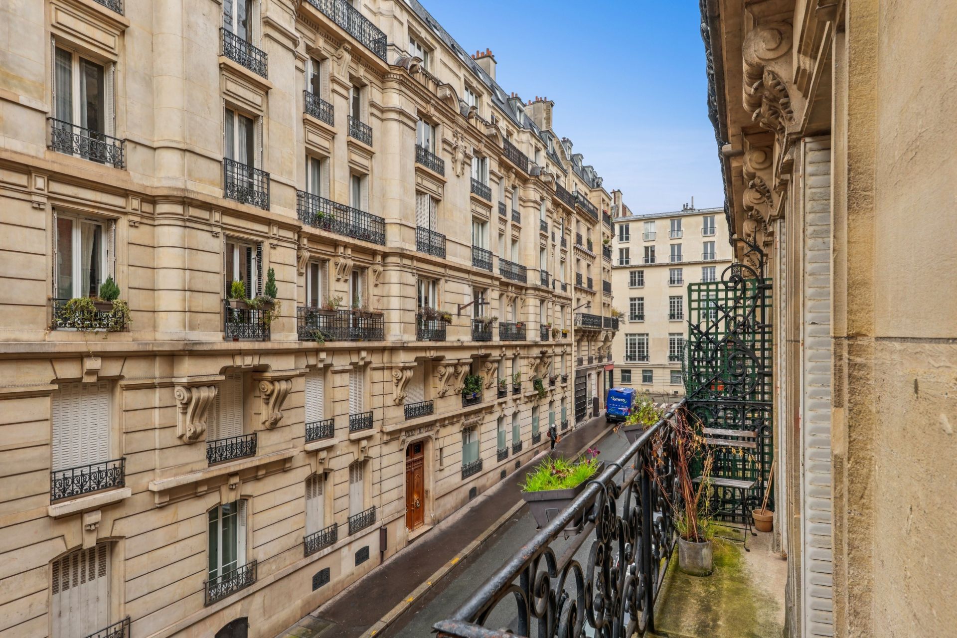 luxury apartment 4 Rooms for sale on PARIS (75009)