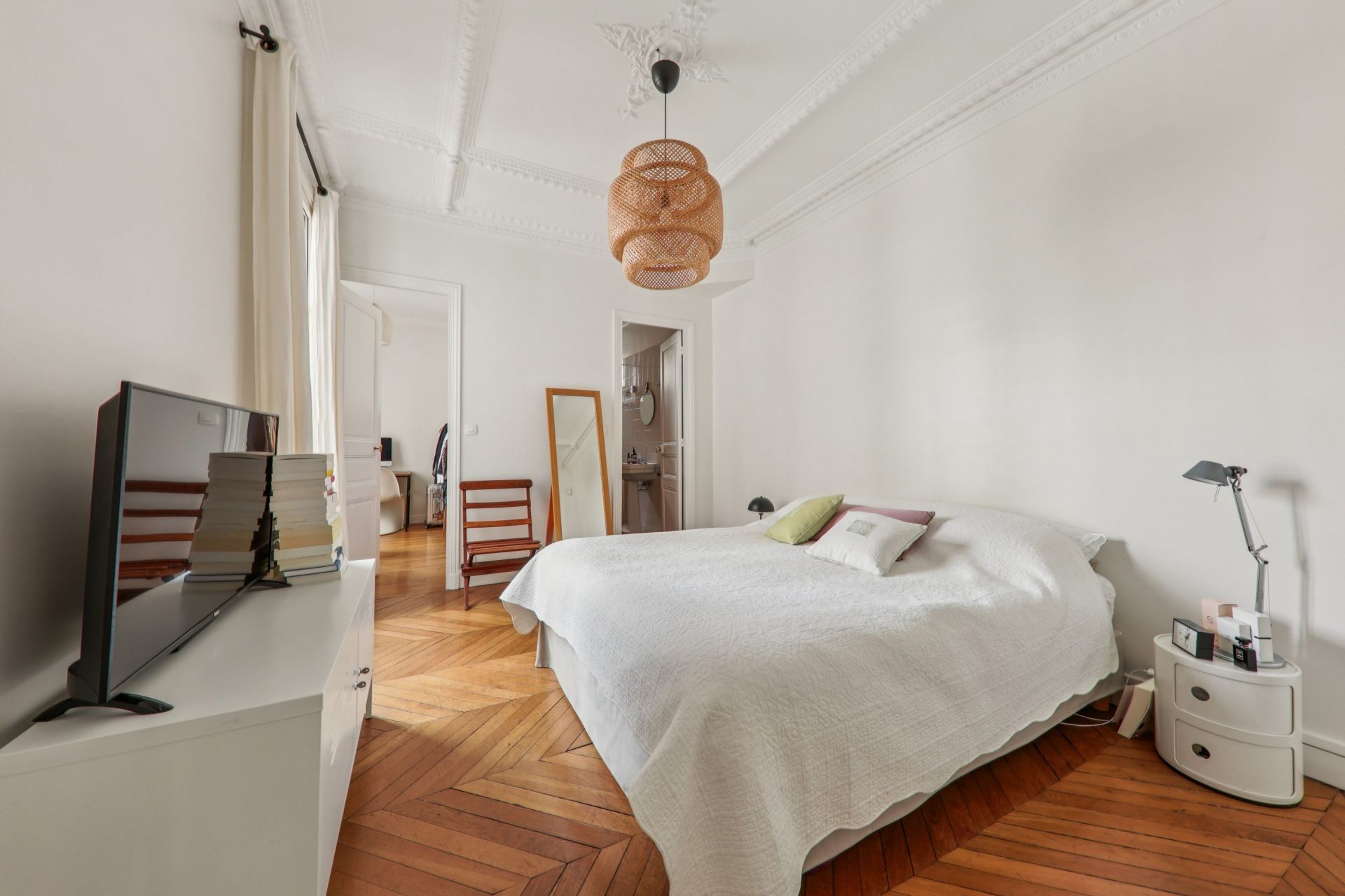 luxury apartment 4 Rooms for sale on PARIS (75009)