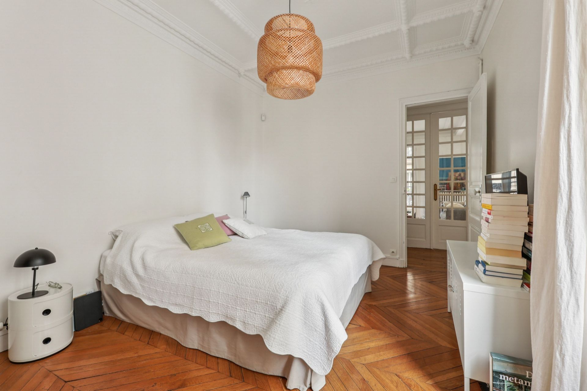 luxury apartment 4 Rooms for sale on PARIS (75009)