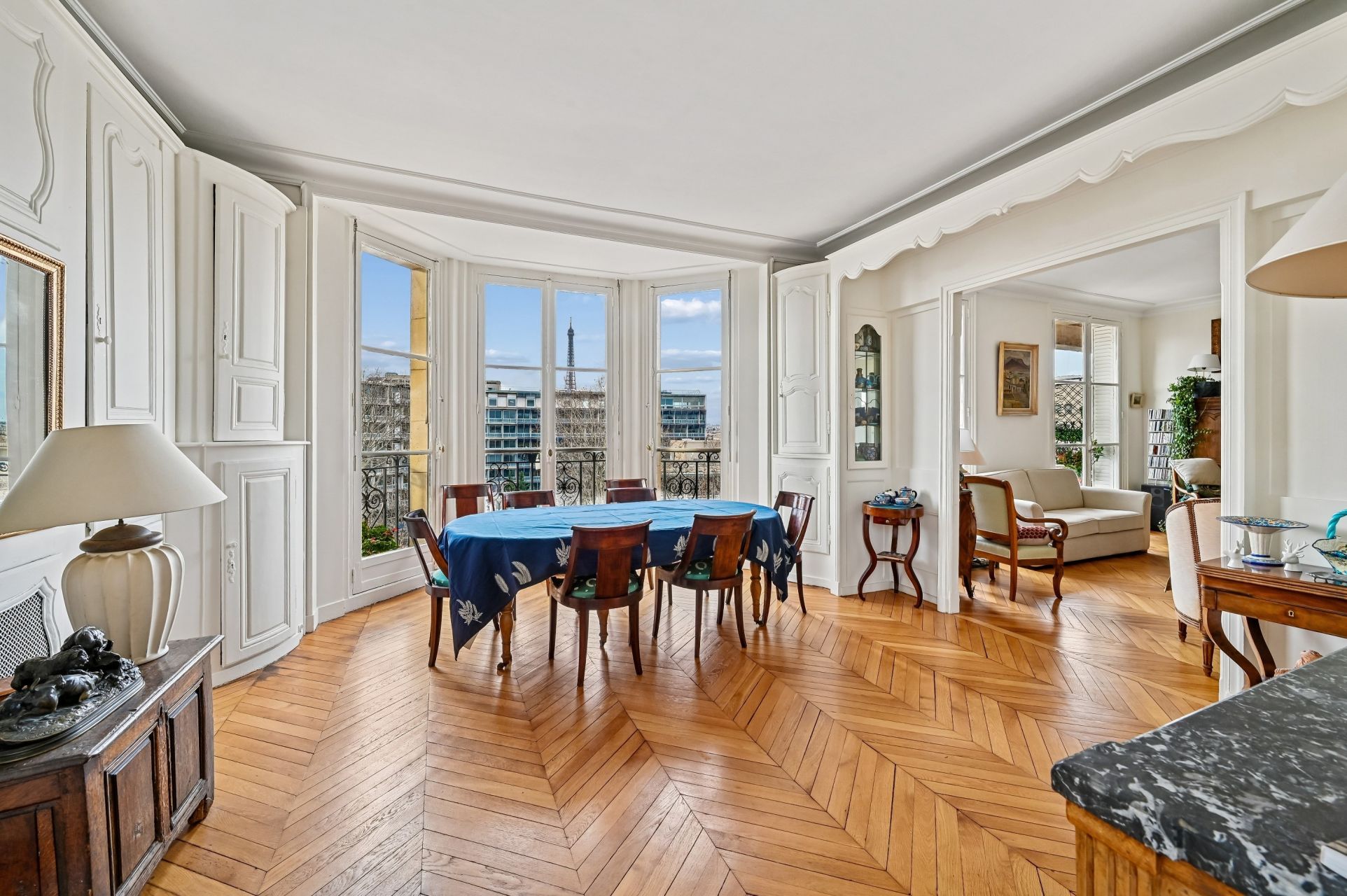 luxury apartment 5 Rooms for sale on PARIS (75007)