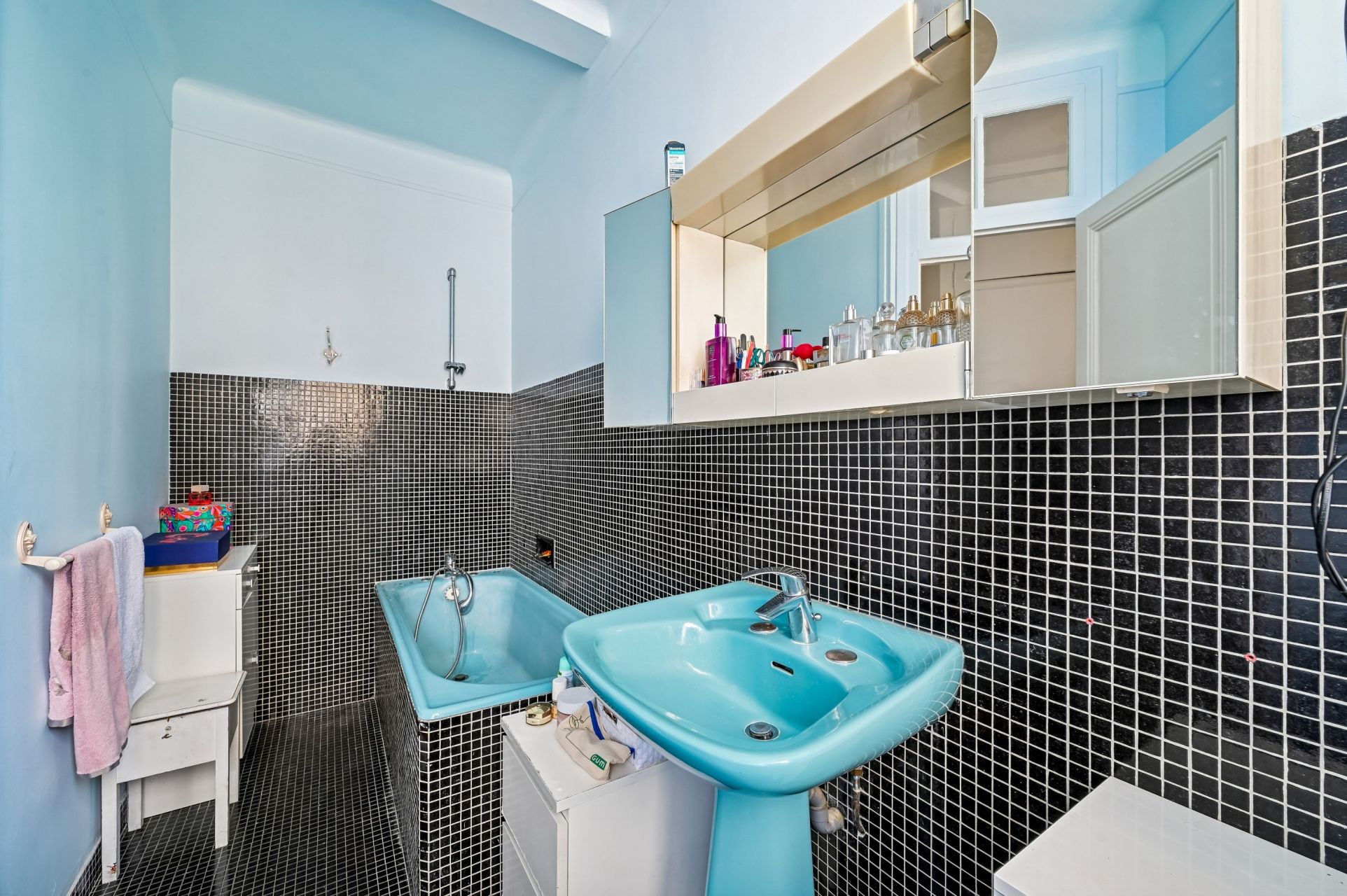 luxury apartment 5 Rooms for sale on PARIS (75007)