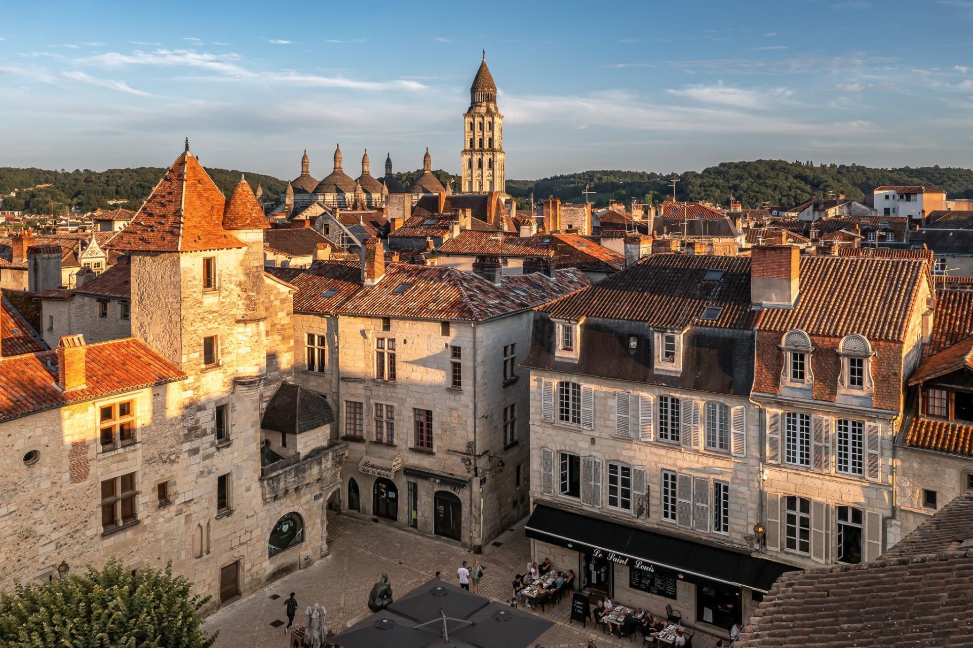 building for sale on PERIGUEUX (24000)