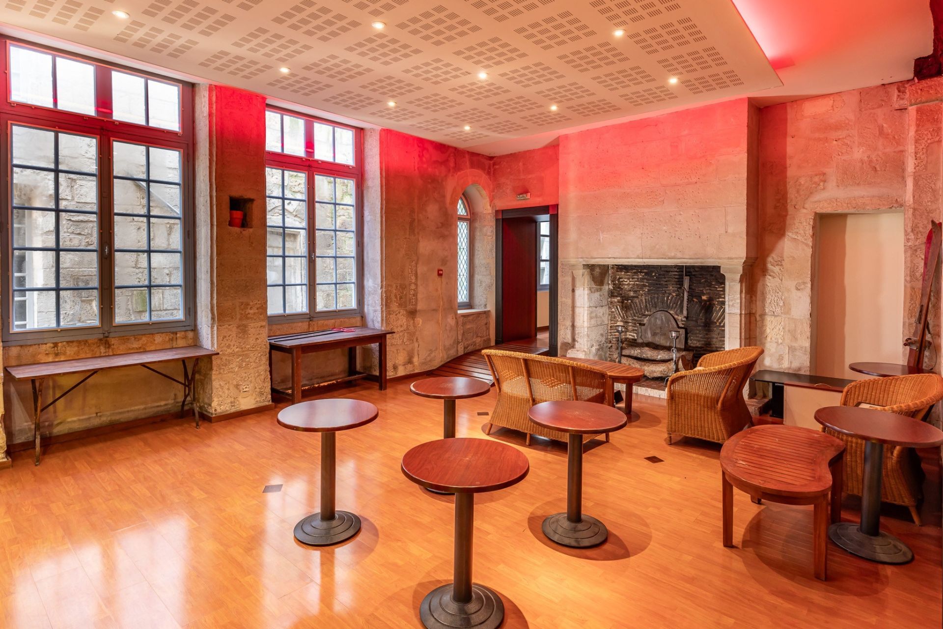 building for sale on PERIGUEUX (24000)