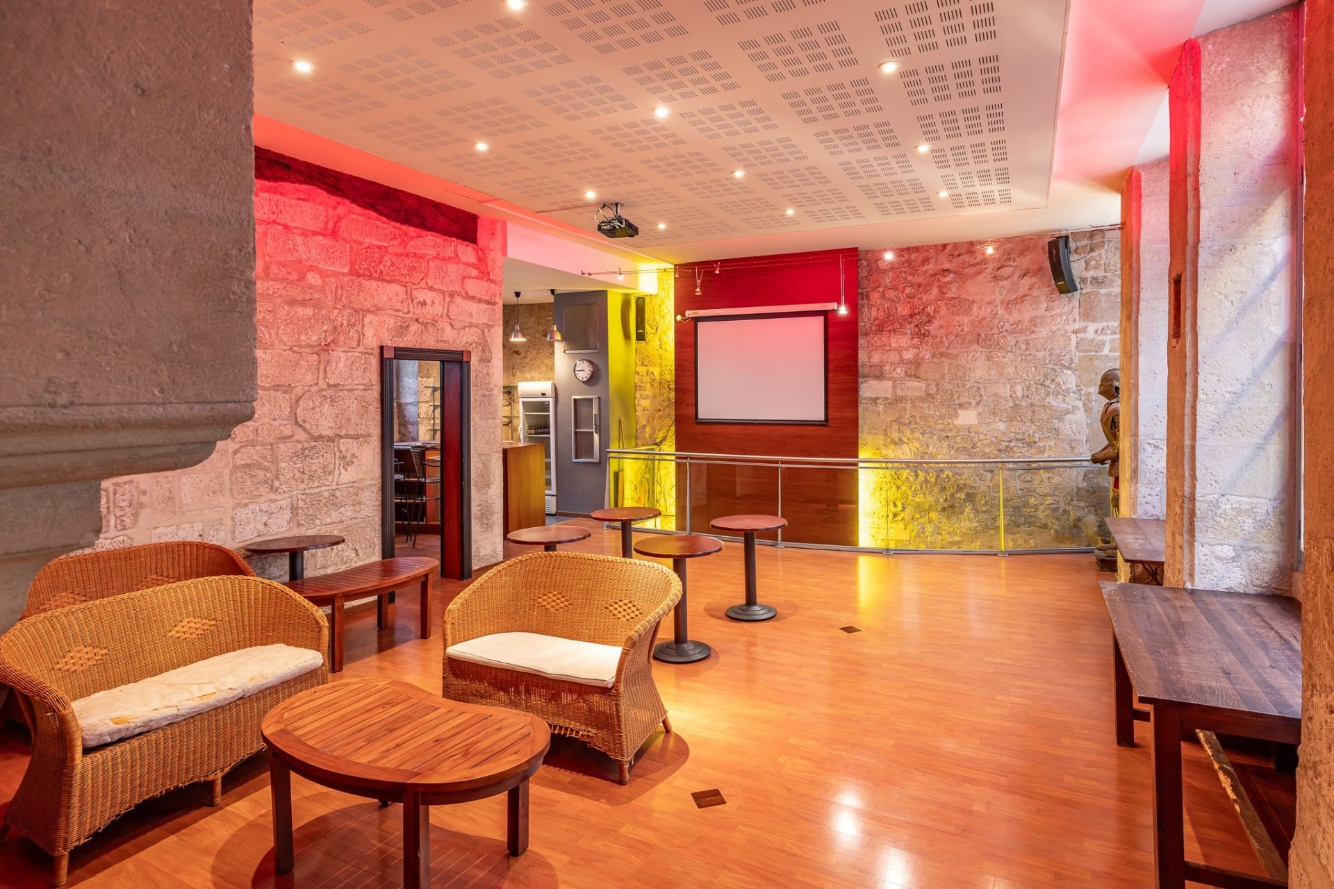 building for sale on PERIGUEUX (24000)