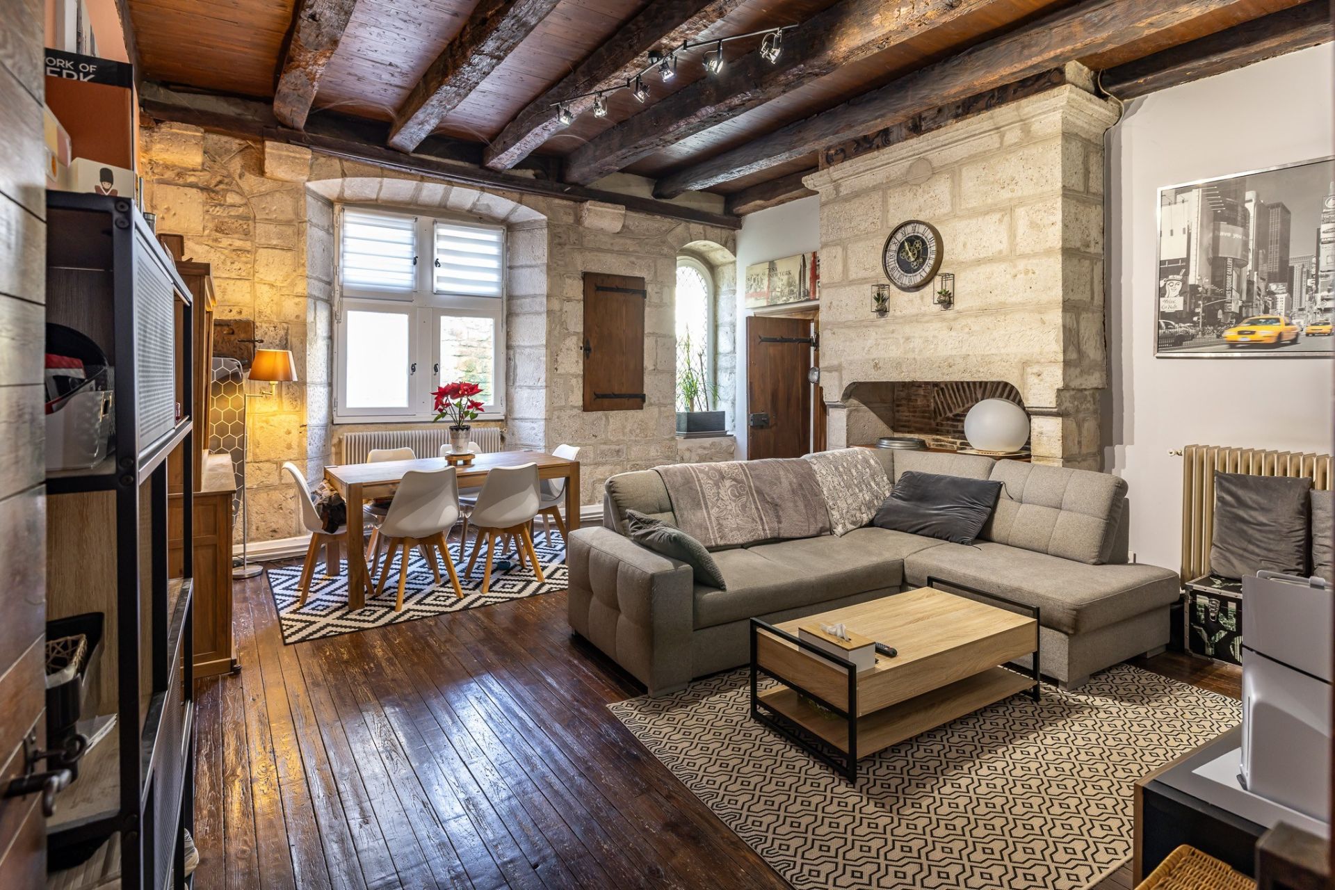 building for sale on PERIGUEUX (24000)