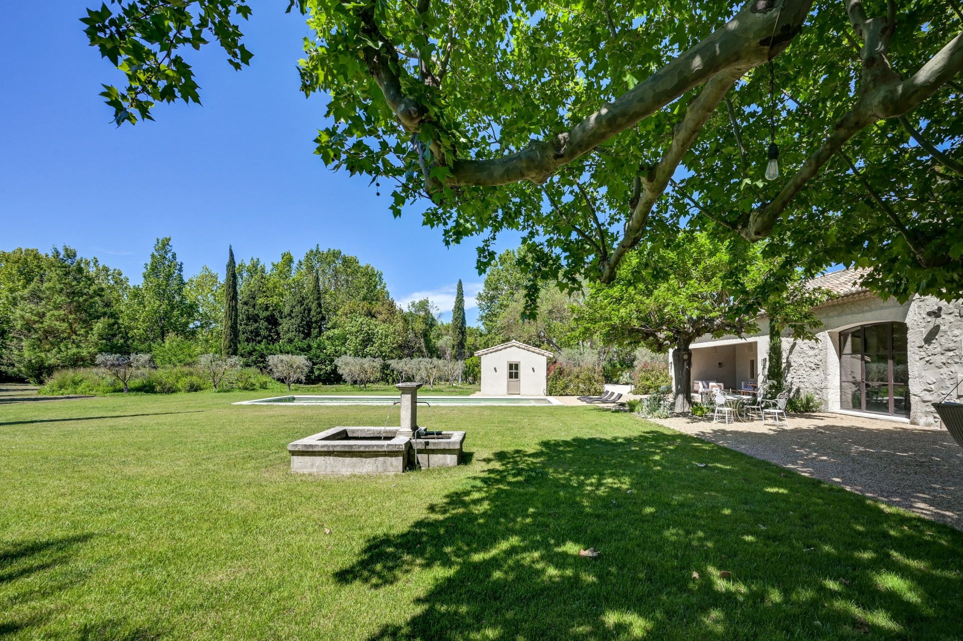 mas 8 Rooms for sale on ST REMY DE PROVENCE (13210)