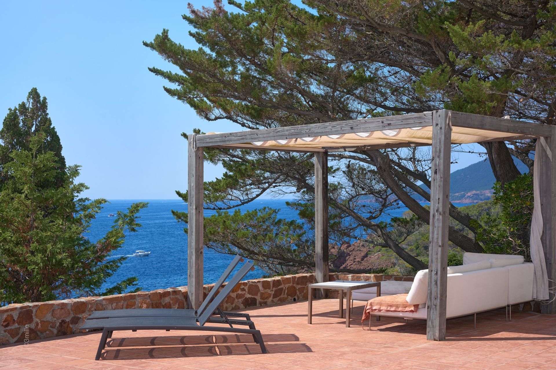 luxury villa 9 Rooms for sale on THEOULE SUR MER (06590)