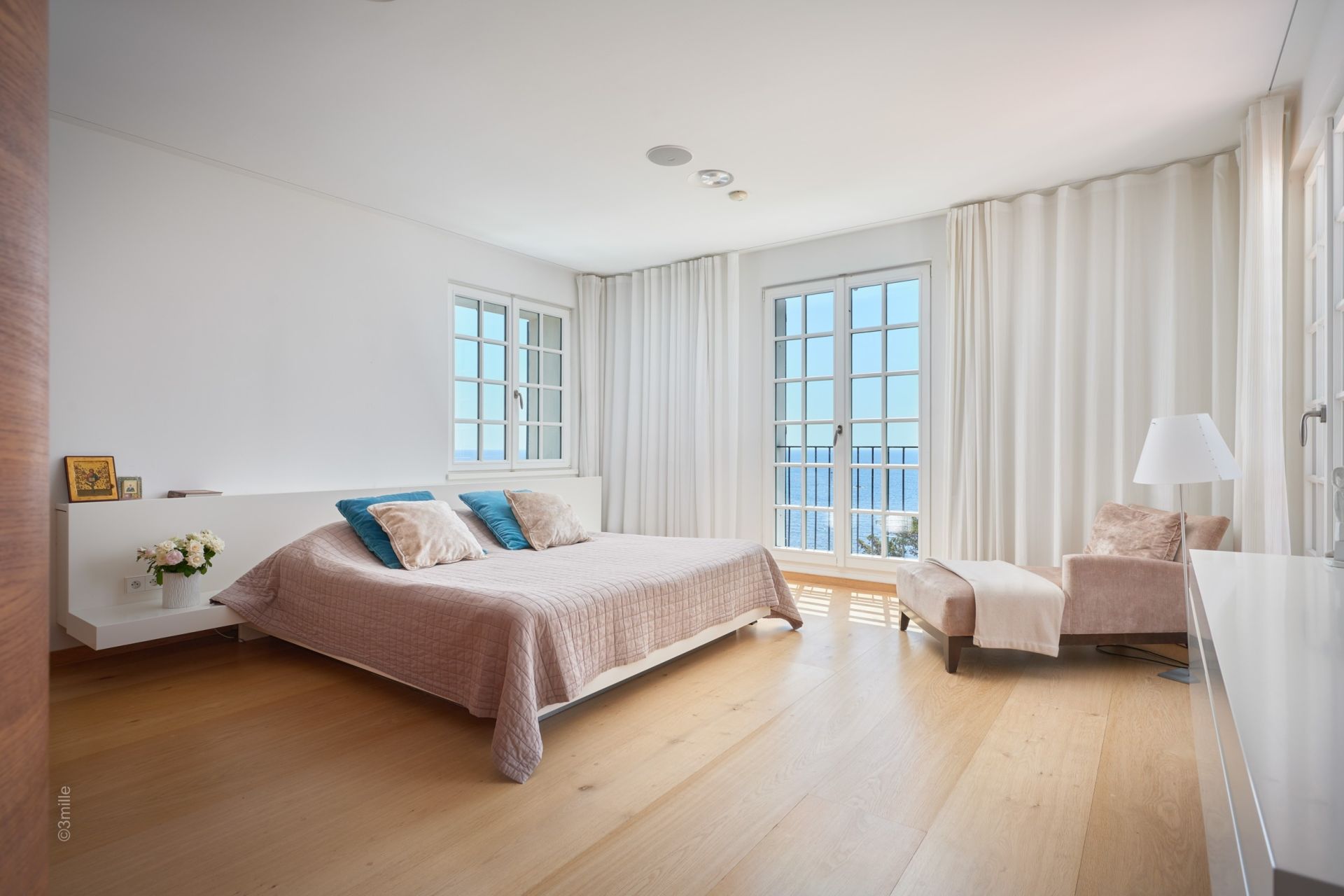 luxury villa 9 Rooms for sale on THEOULE SUR MER (06590)