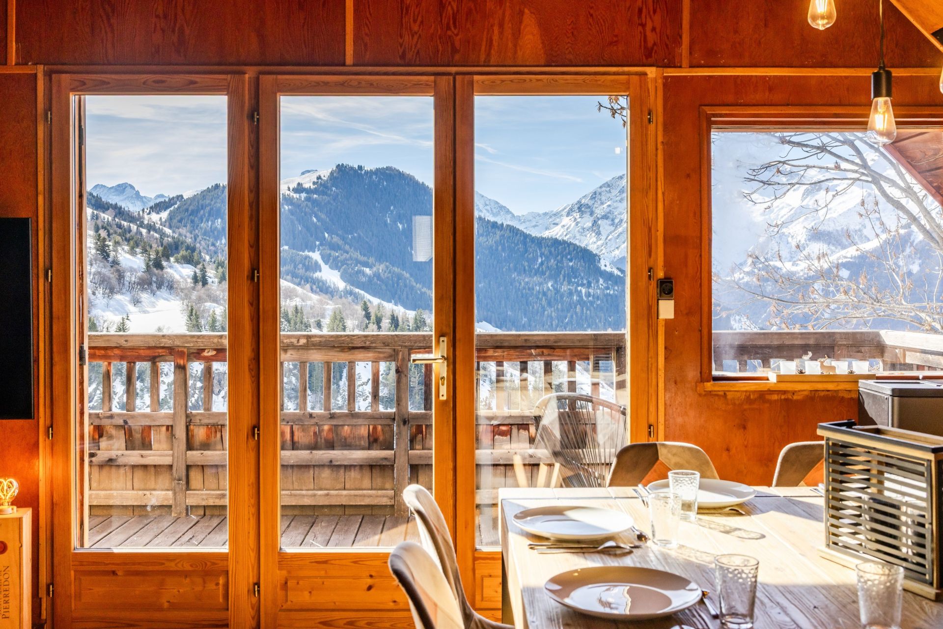 luxury chalet 4 Rooms for sale on L ALPE D HUEZ (38750)