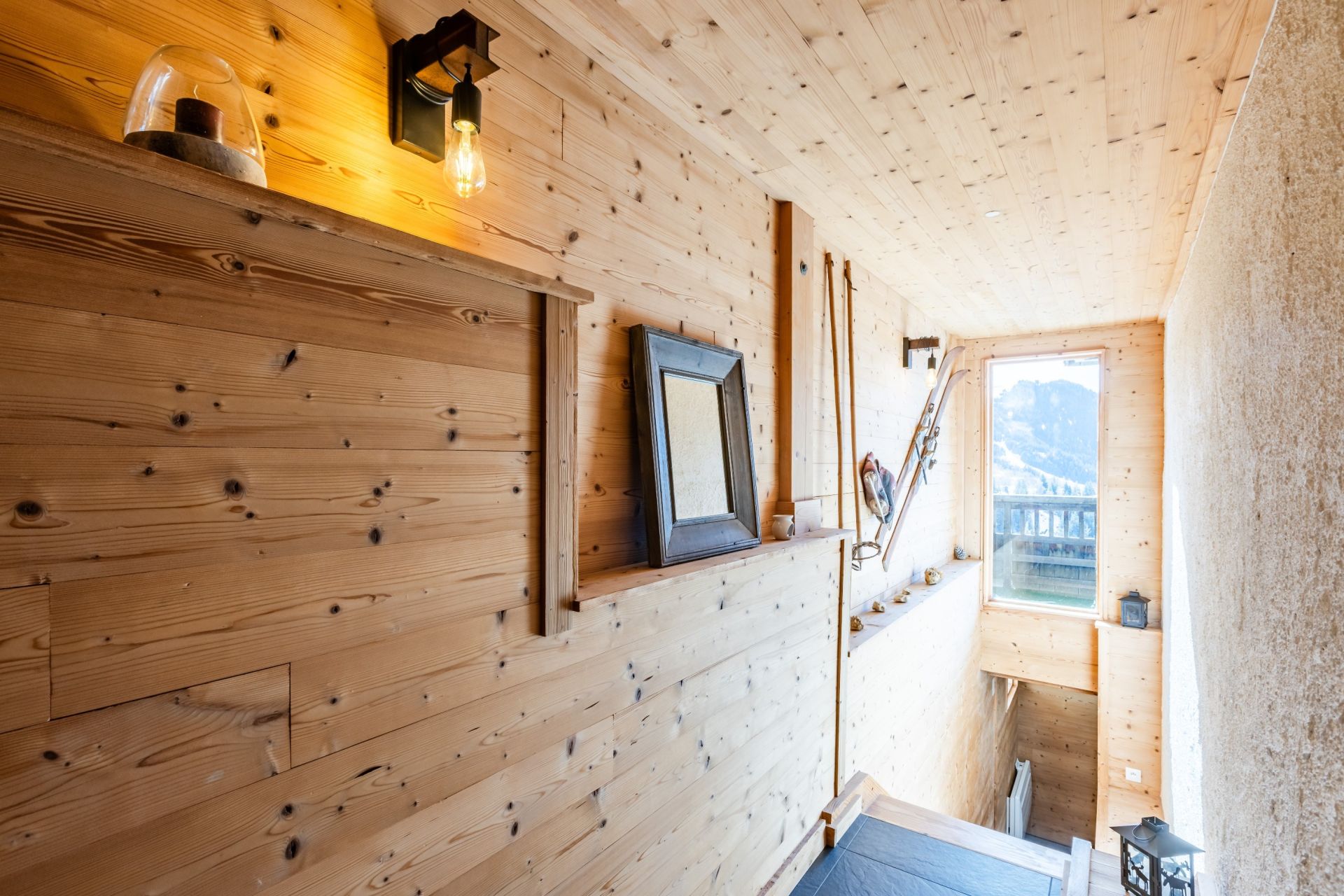 luxury chalet 4 Rooms for sale on L ALPE D HUEZ (38750)