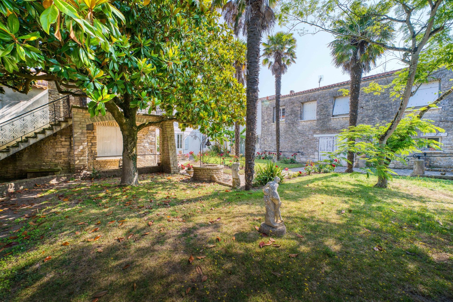 maison de luxe 18 Pièces en vente sur LE CHATEAU D OLERON (17480)