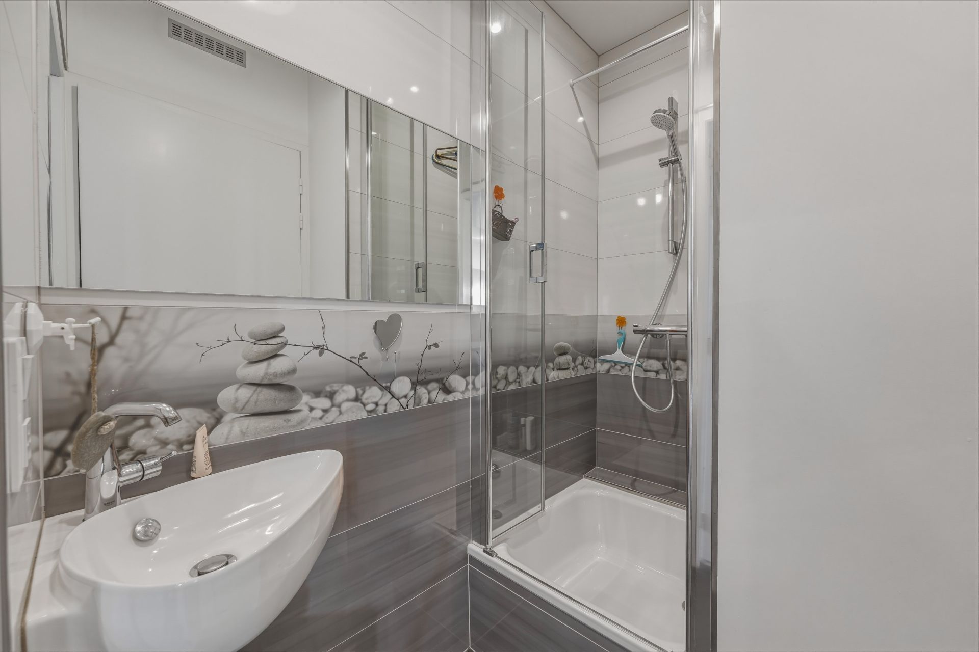 luxury apartment 4 Rooms for sale on AMPHION LES BAINS (74500)