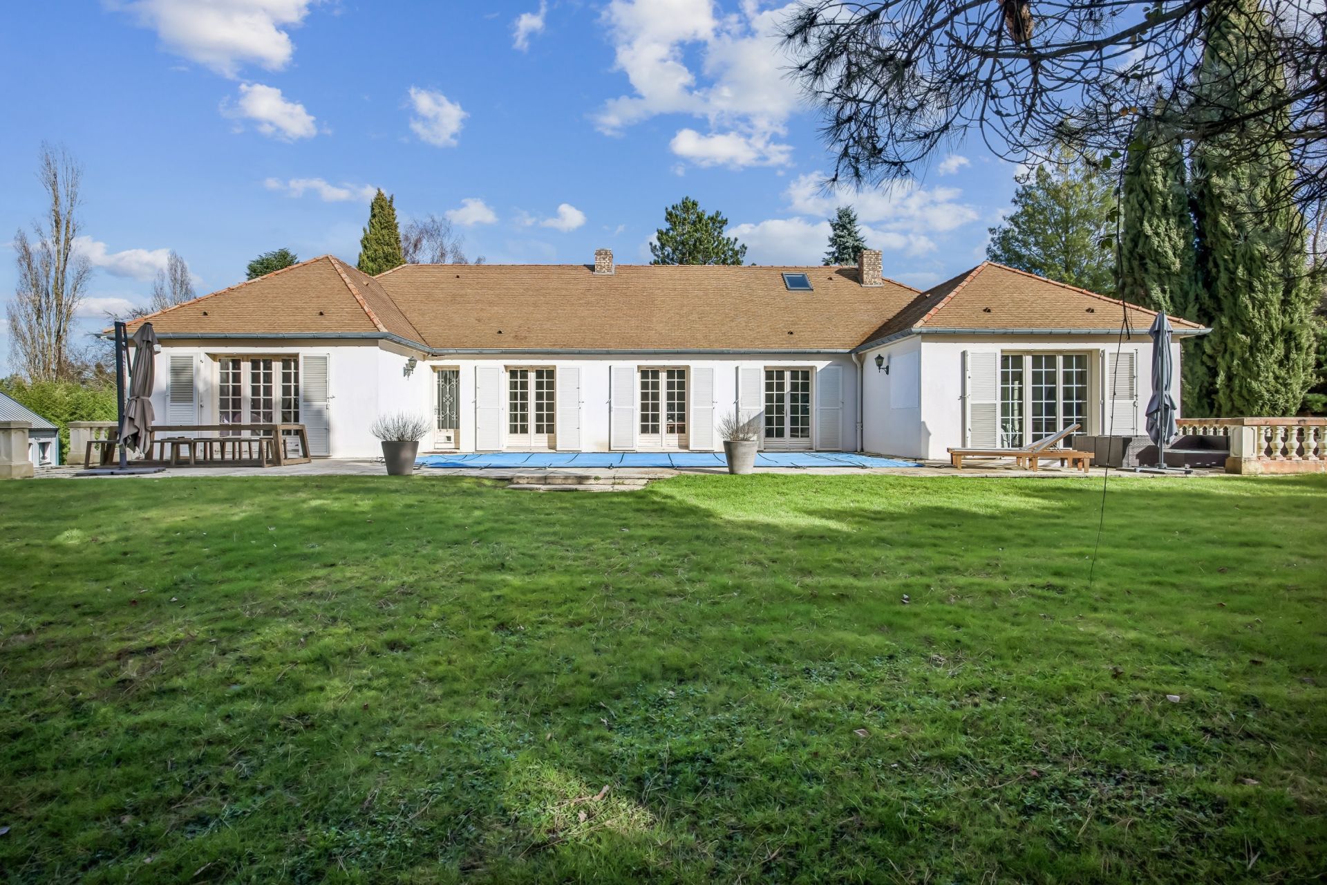 maison de luxe 8 Pièces en vente sur LES MESNULS (78490)