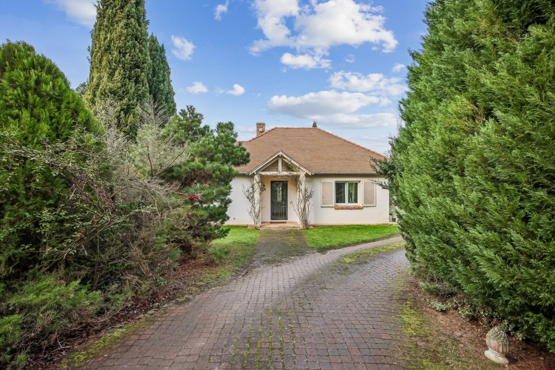 maison de luxe 8 Pièces en vente sur LES MESNULS (78490)