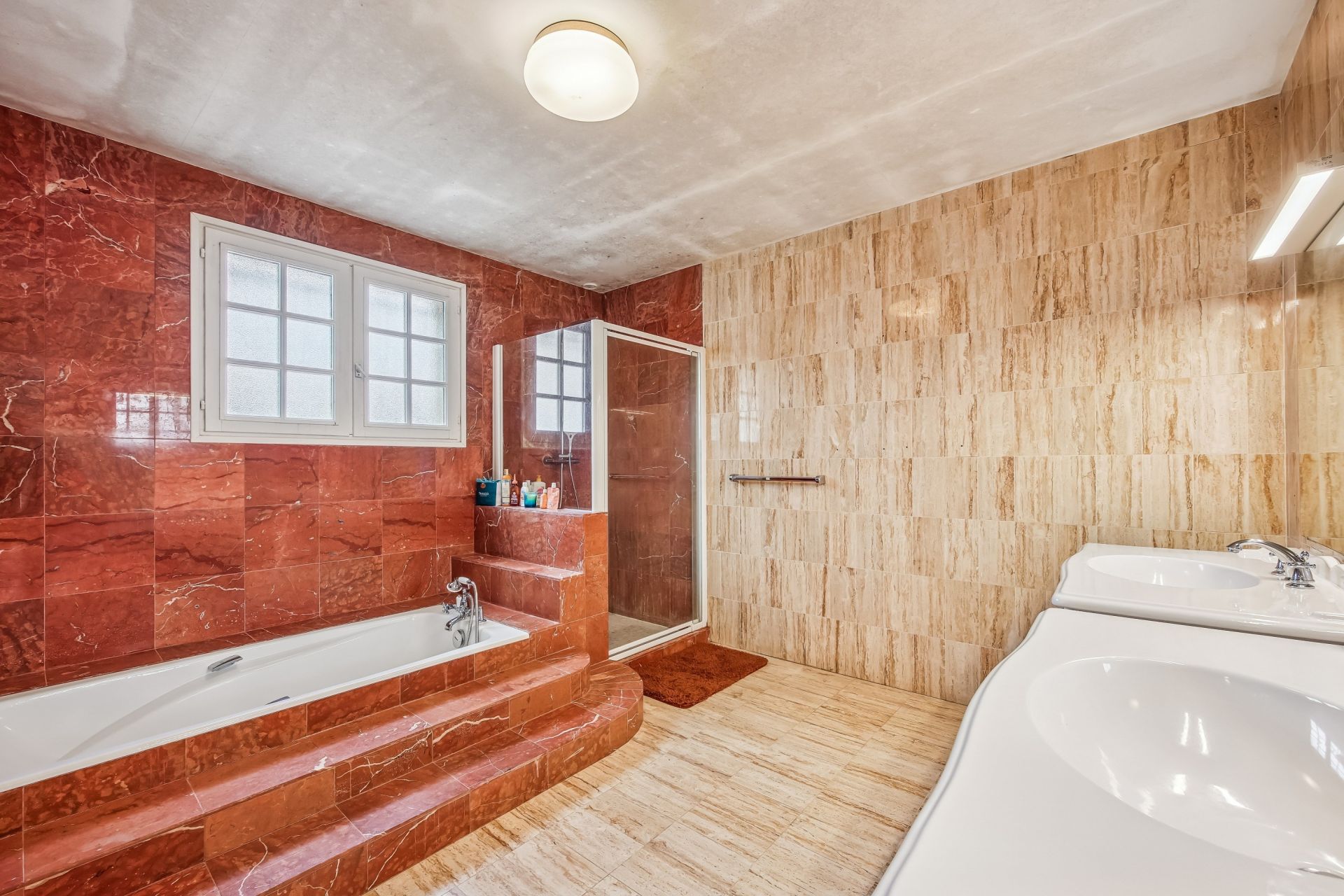 maison de luxe 8 Pièces en vente sur LES MESNULS (78490)