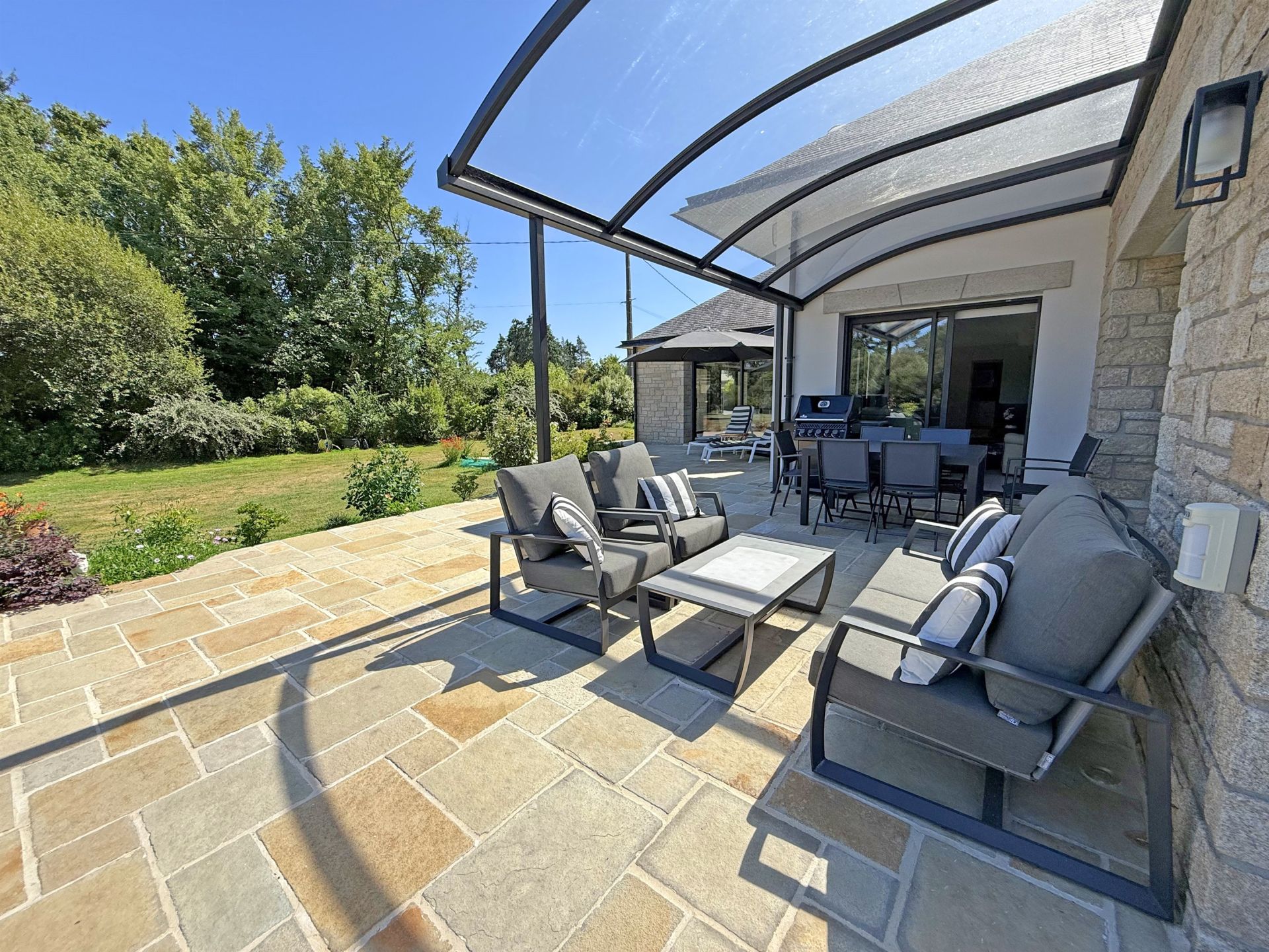 luxury house 7 Rooms for sale on NEVEZ (29920)