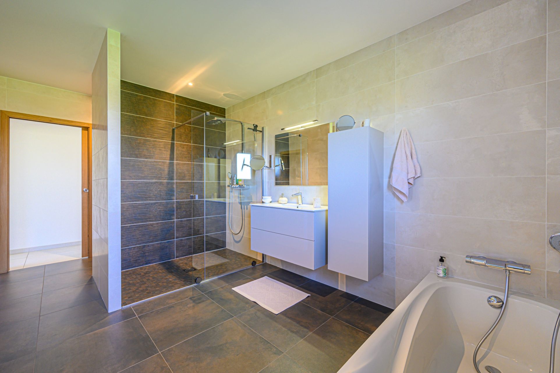 luxury house 7 Rooms for sale on NEVEZ (29920)