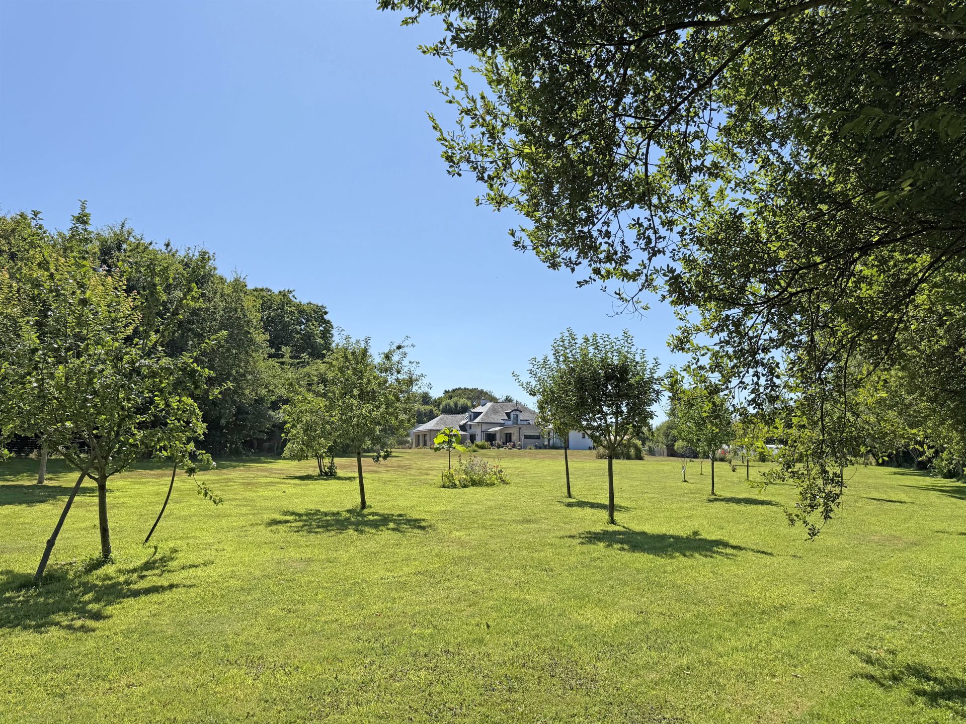 luxury house 7 Rooms for sale on NEVEZ (29920)