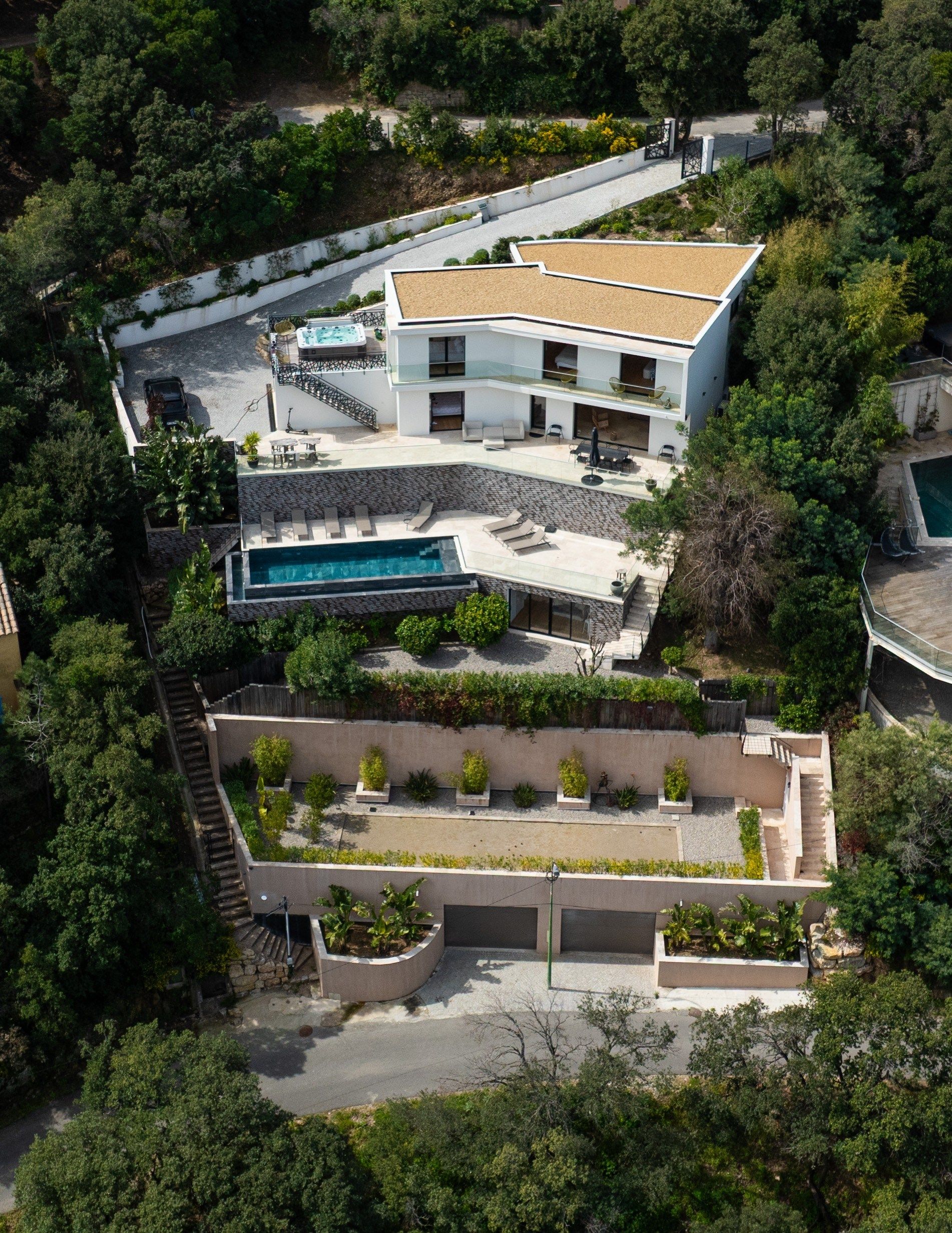 villa de luxe 8 Pièces en vente sur LES ISSAMBRES (83380)