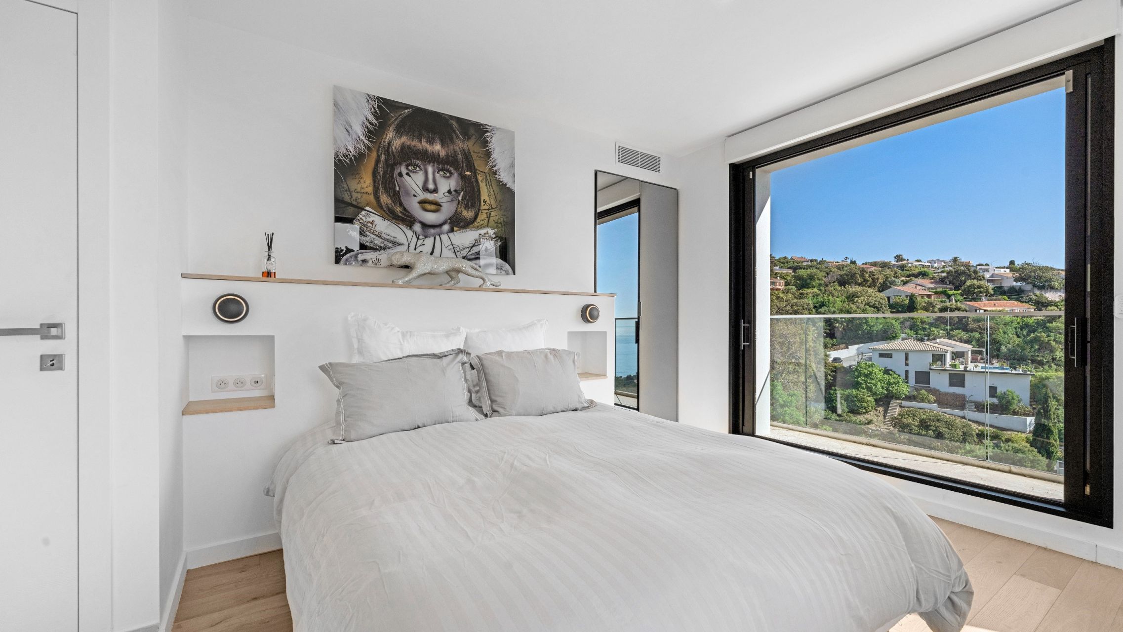 villa de luxe 8 Pièces en vente sur LES ISSAMBRES (83380)