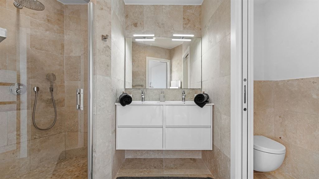 luxury villa 8 Rooms for sale on LES ISSAMBRES (83380)