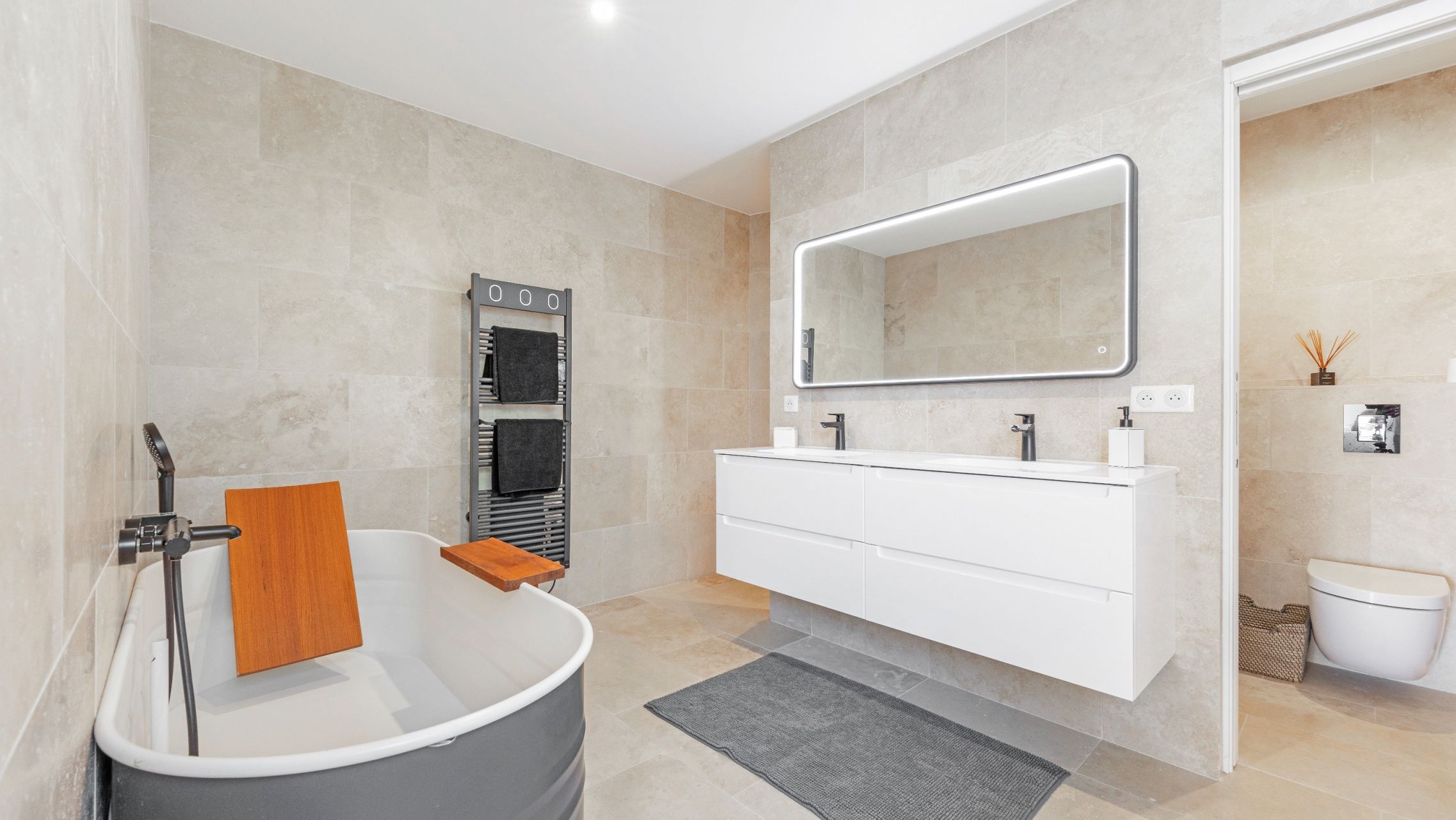 villa de luxe 8 Pièces en vente sur LES ISSAMBRES (83380)