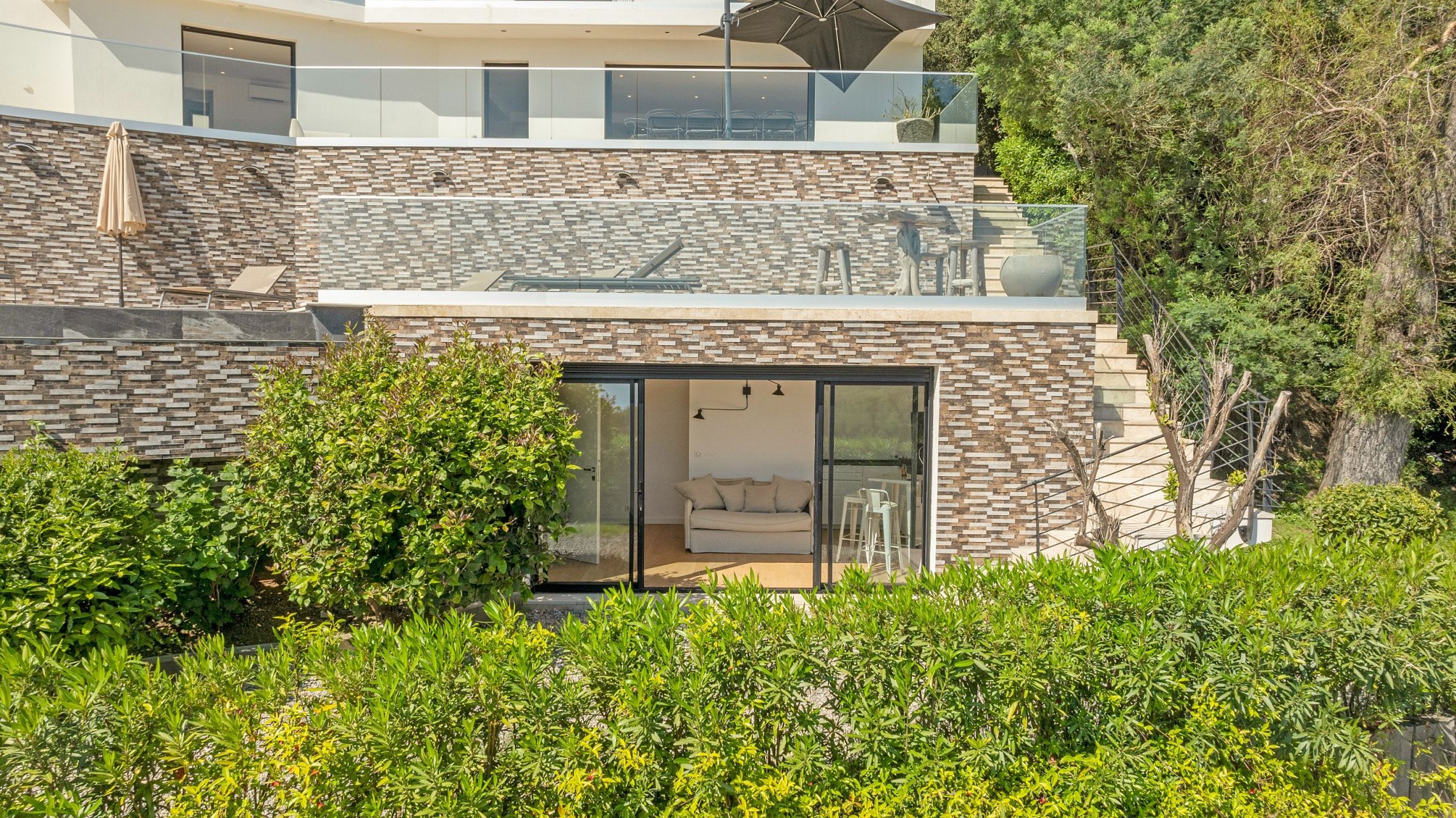 villa de luxe 8 Pièces en vente sur LES ISSAMBRES (83380)