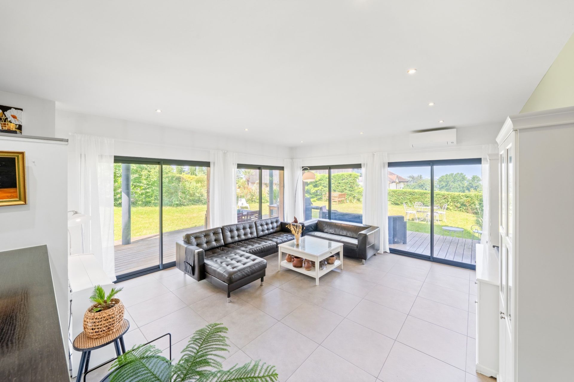 luxury house 5 Rooms for sale on MESSERY (74140)