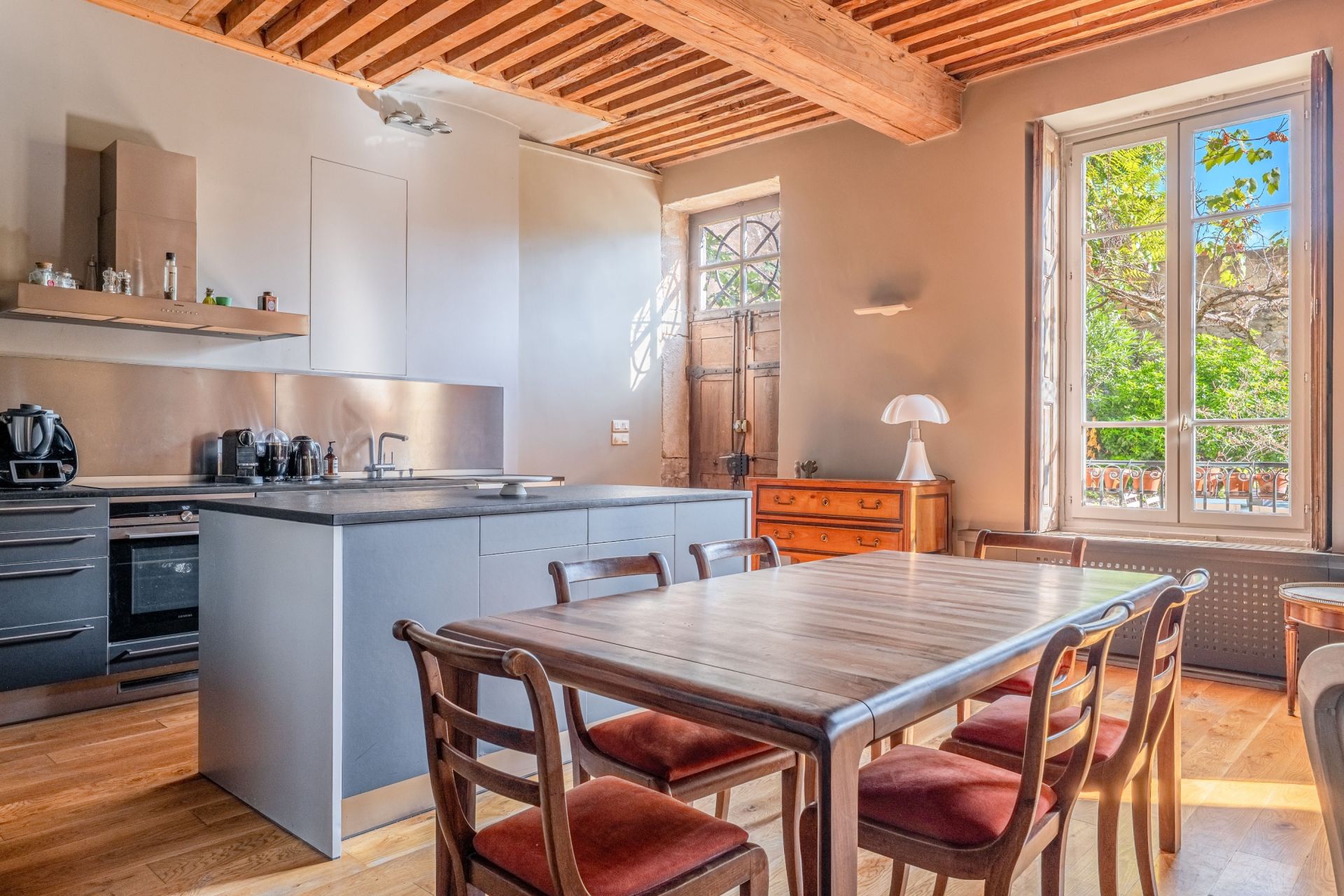 luxury apartment 5 Rooms for sale on LYON (69001)