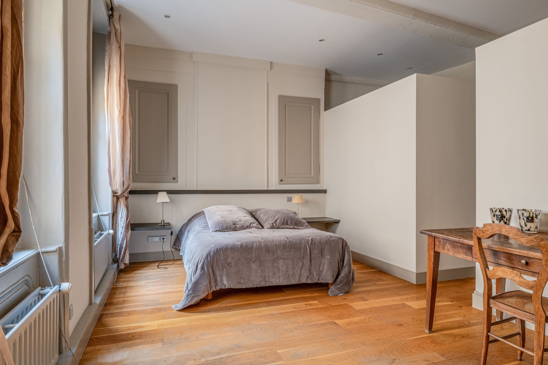 luxury apartment 5 Rooms for sale on LYON (69001)