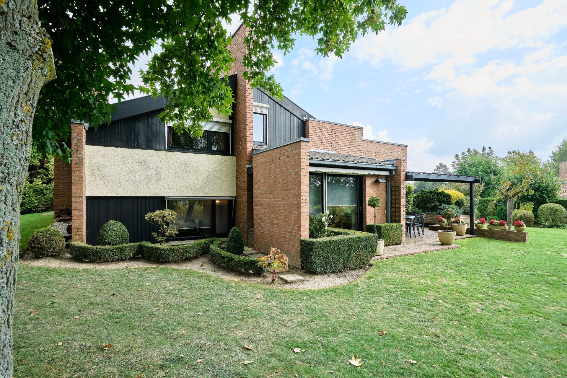 luxury house 7 Rooms for sale on MOUVAUX (59420)