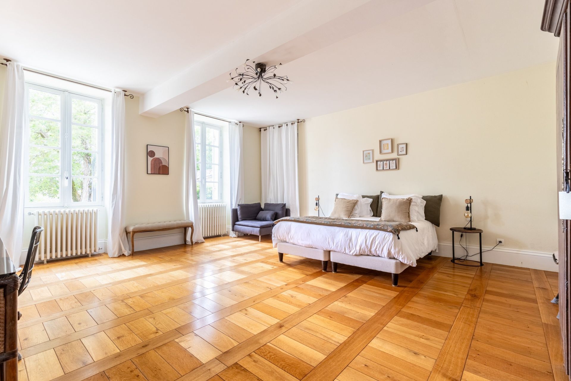 château 17 Pièces en vente sur BORDEAUX (33000)