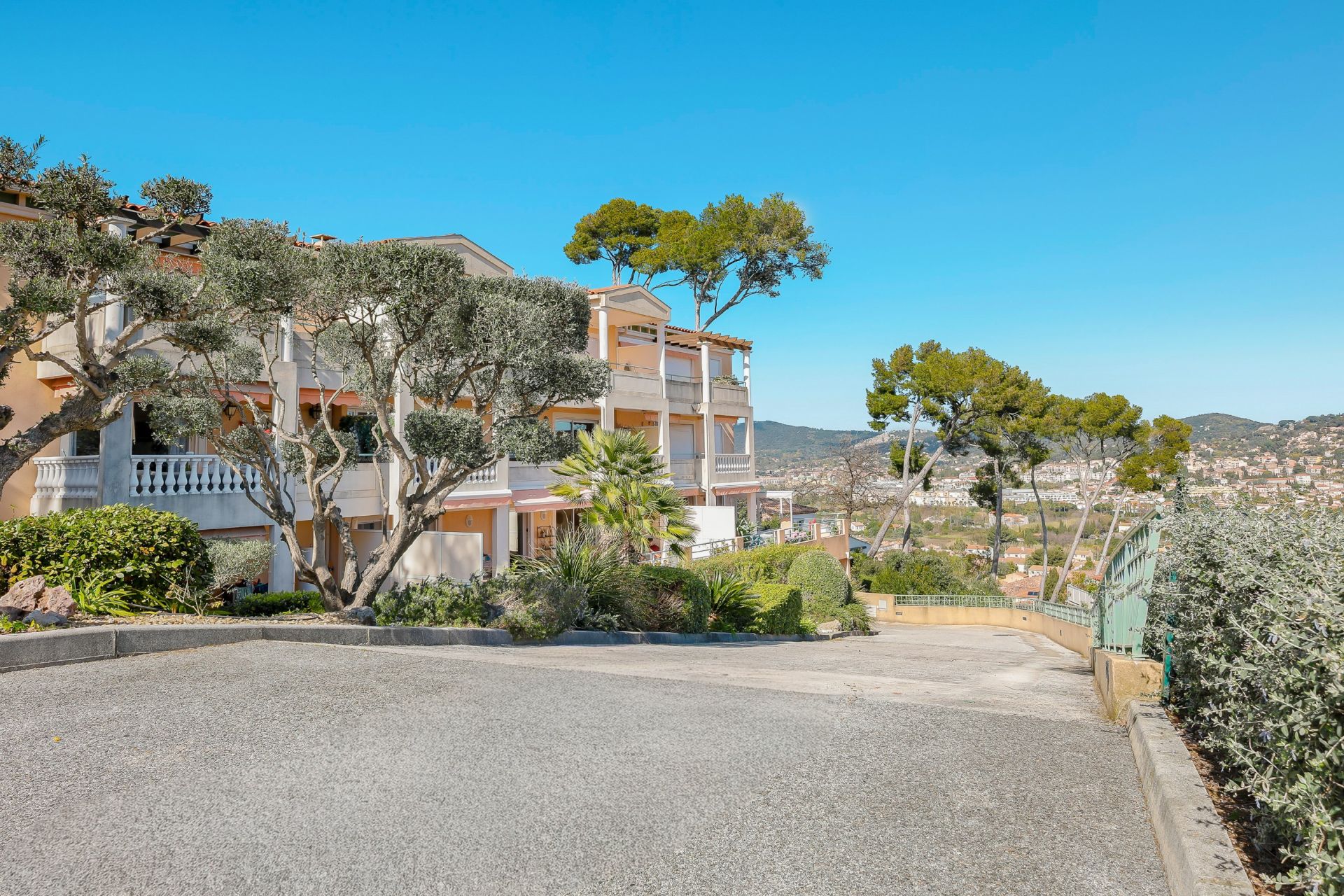appartement de luxe 4 Pièces en vente sur HYERES (83400)