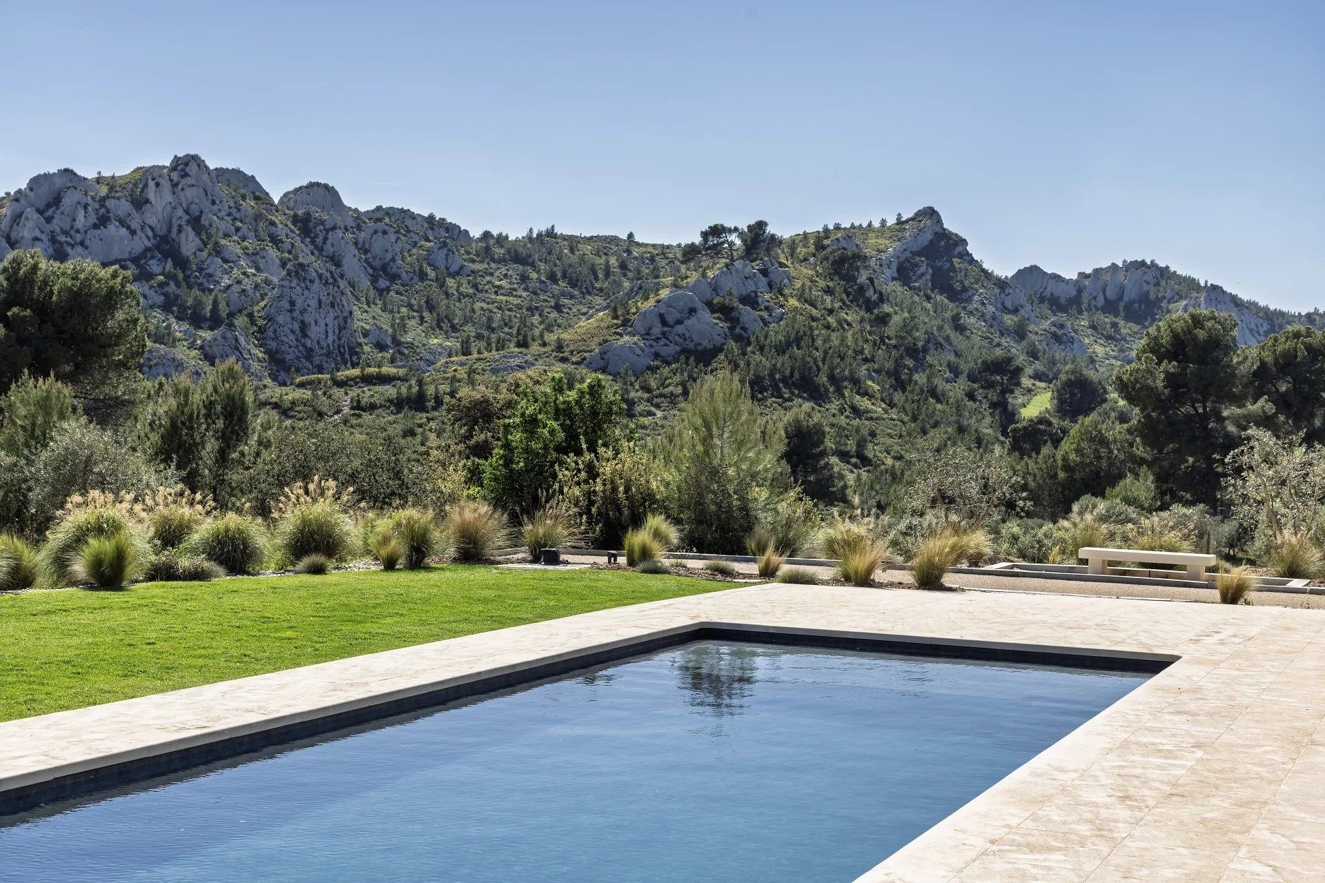 mas 10 Rooms for seasonal rent on MAUSSANE LES ALPILLES (13520)