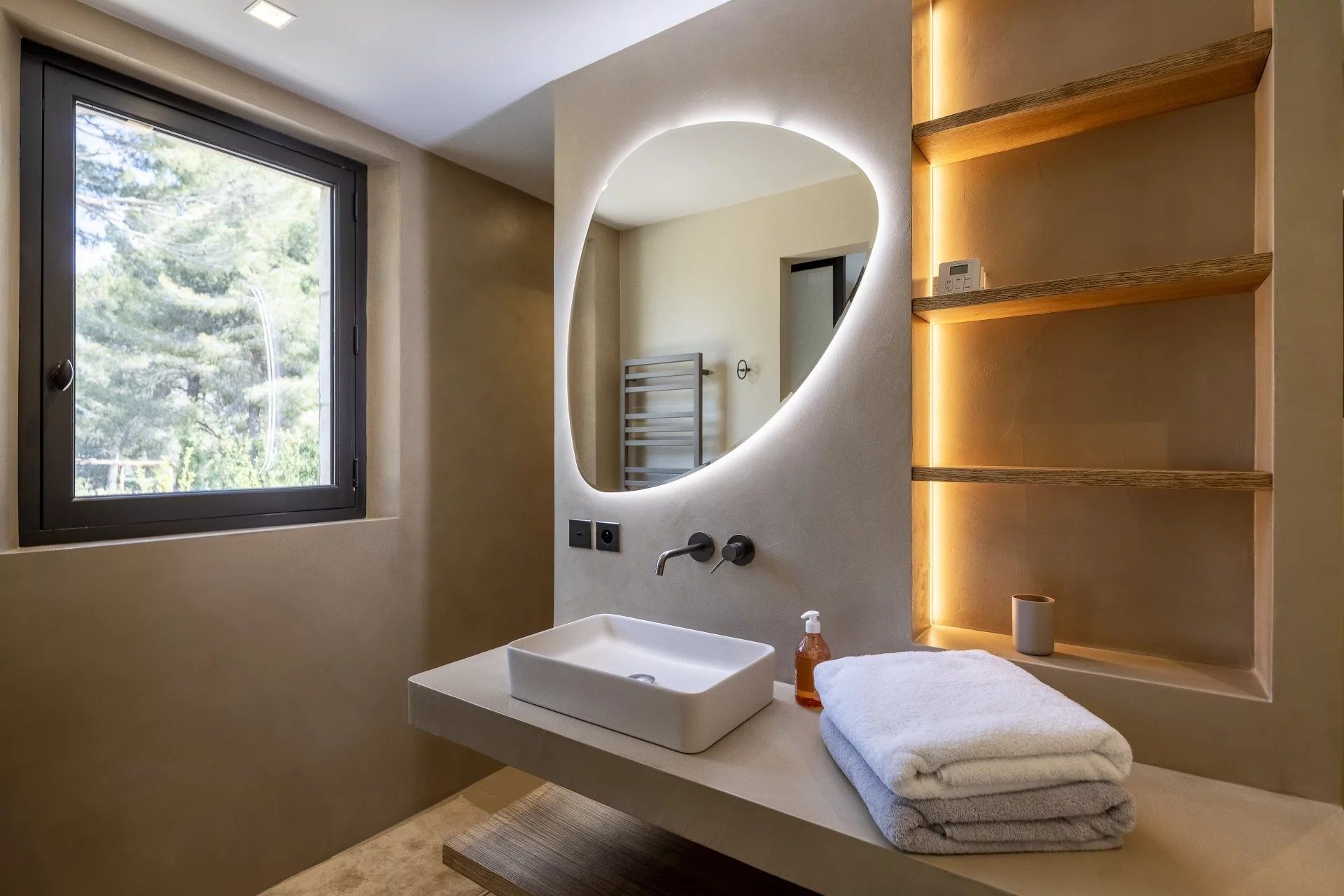 mas 10 Rooms for seasonal rent on MAUSSANE LES ALPILLES (13520)