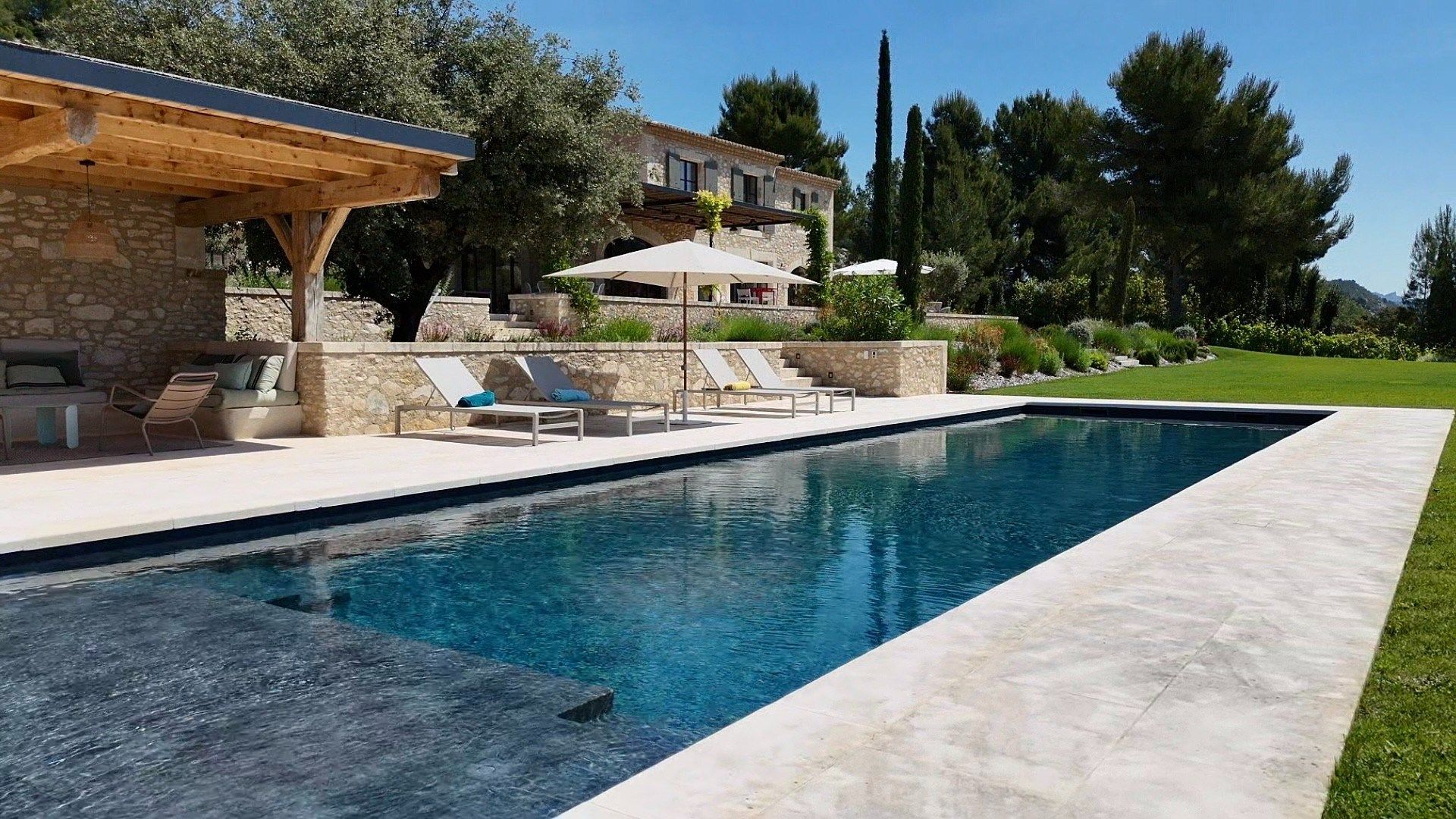 mas 10 Rooms for seasonal rent on MAUSSANE LES ALPILLES (13520)